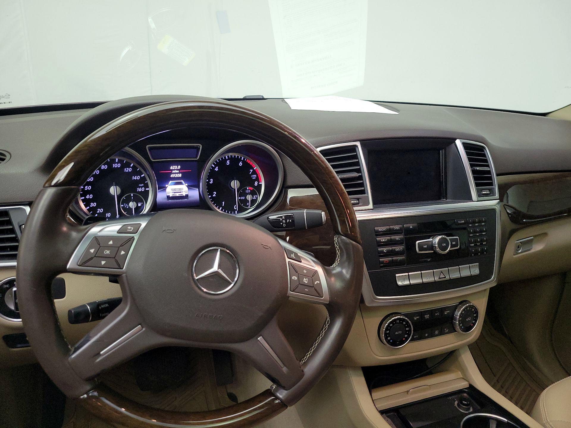 Thumbnail: 2015 Mercedes-Benz M-Class - 10