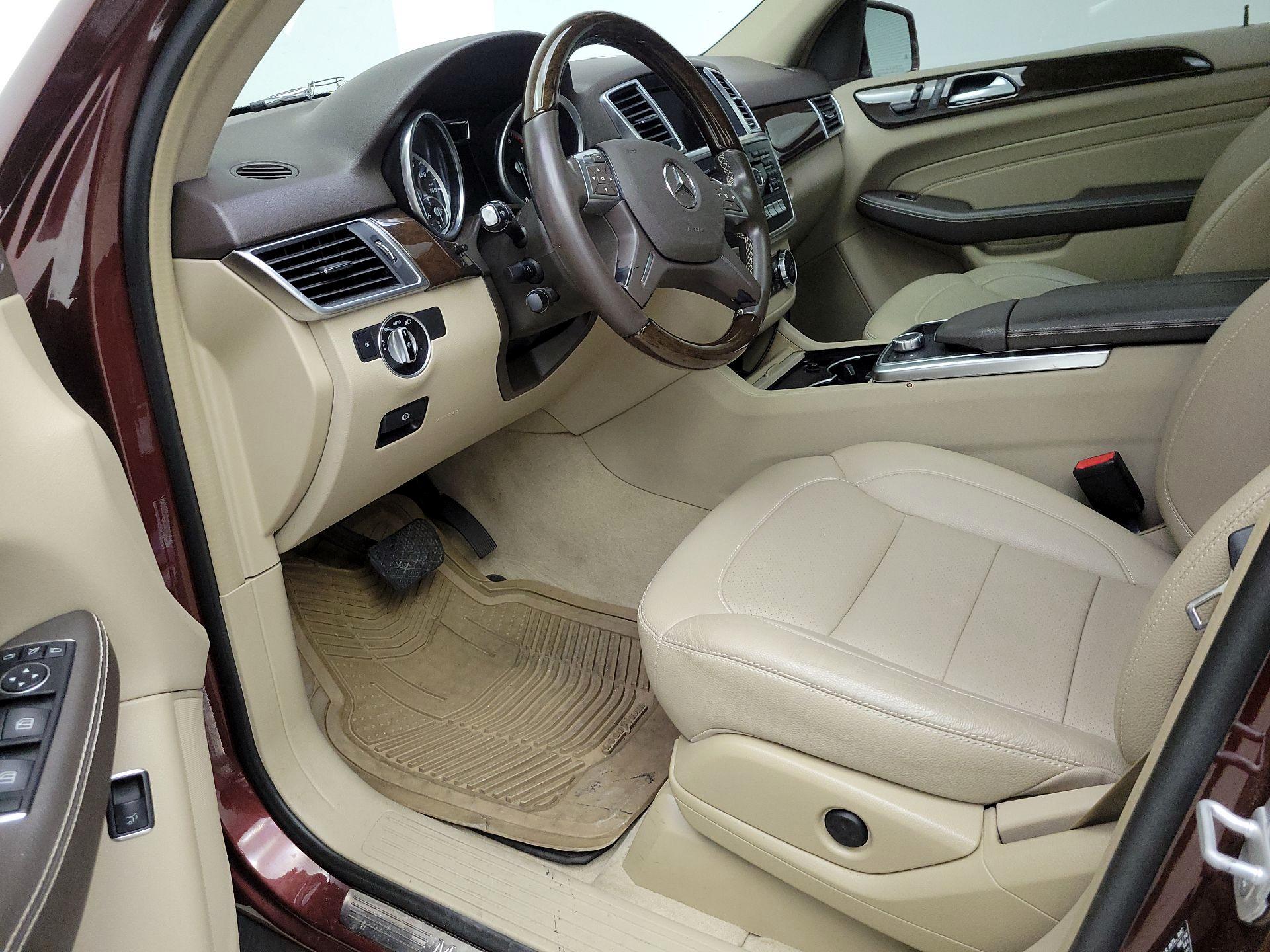 Thumbnail: 2015 Mercedes-Benz M-Class - 11