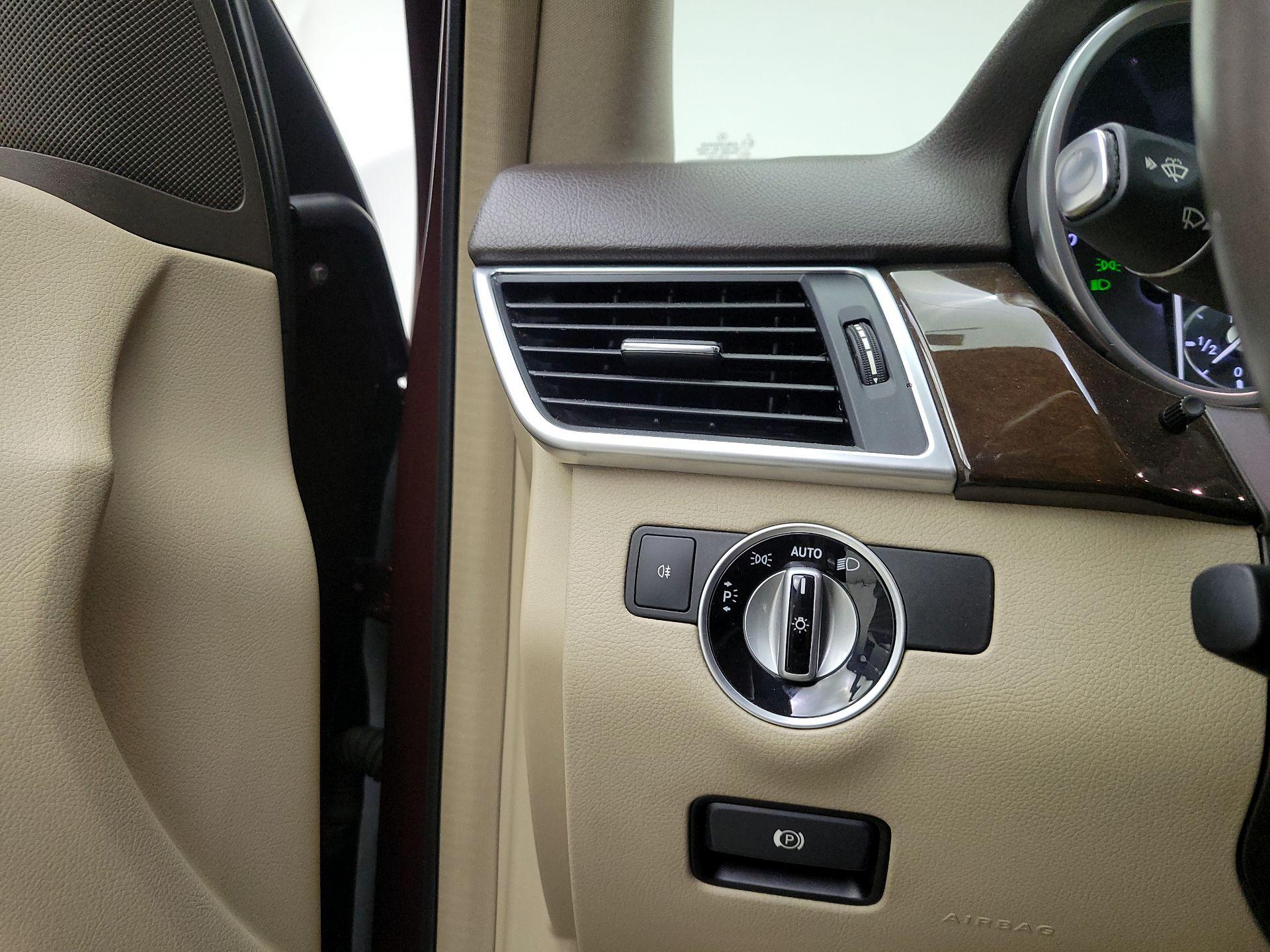 Thumbnail: 2015 Mercedes-Benz M-Class - 13