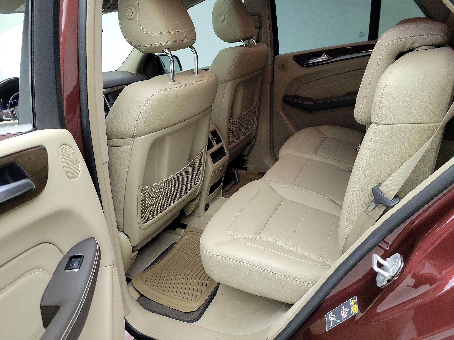 Thumbnail: 2015 Mercedes-Benz M-Class - 19