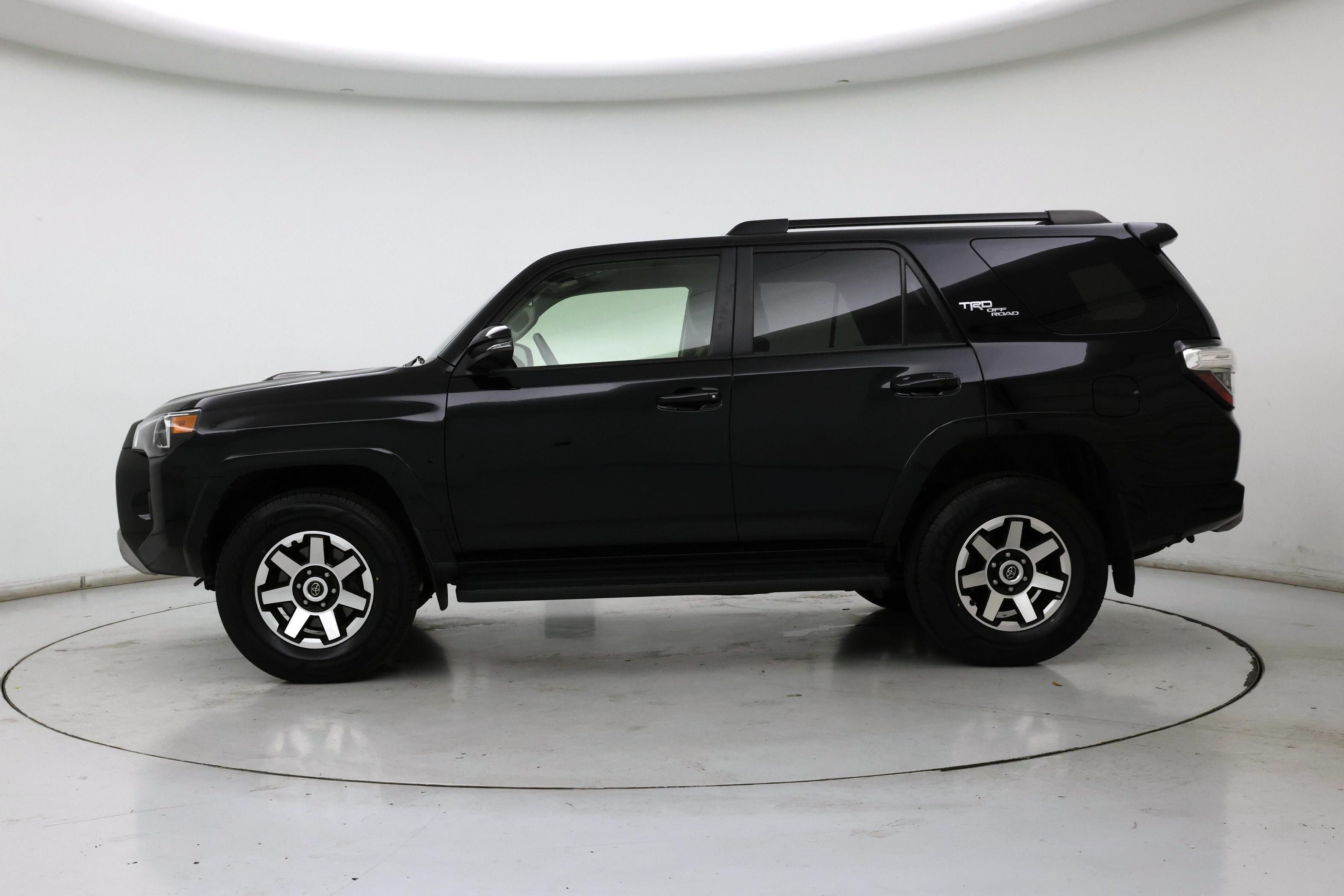Thumbnail: 2022 Toyota 4Runner - 3