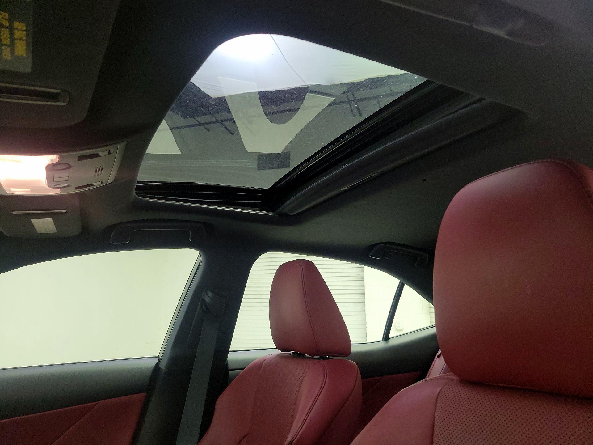 Thumbnail: 2016 Lexus IS - 20
