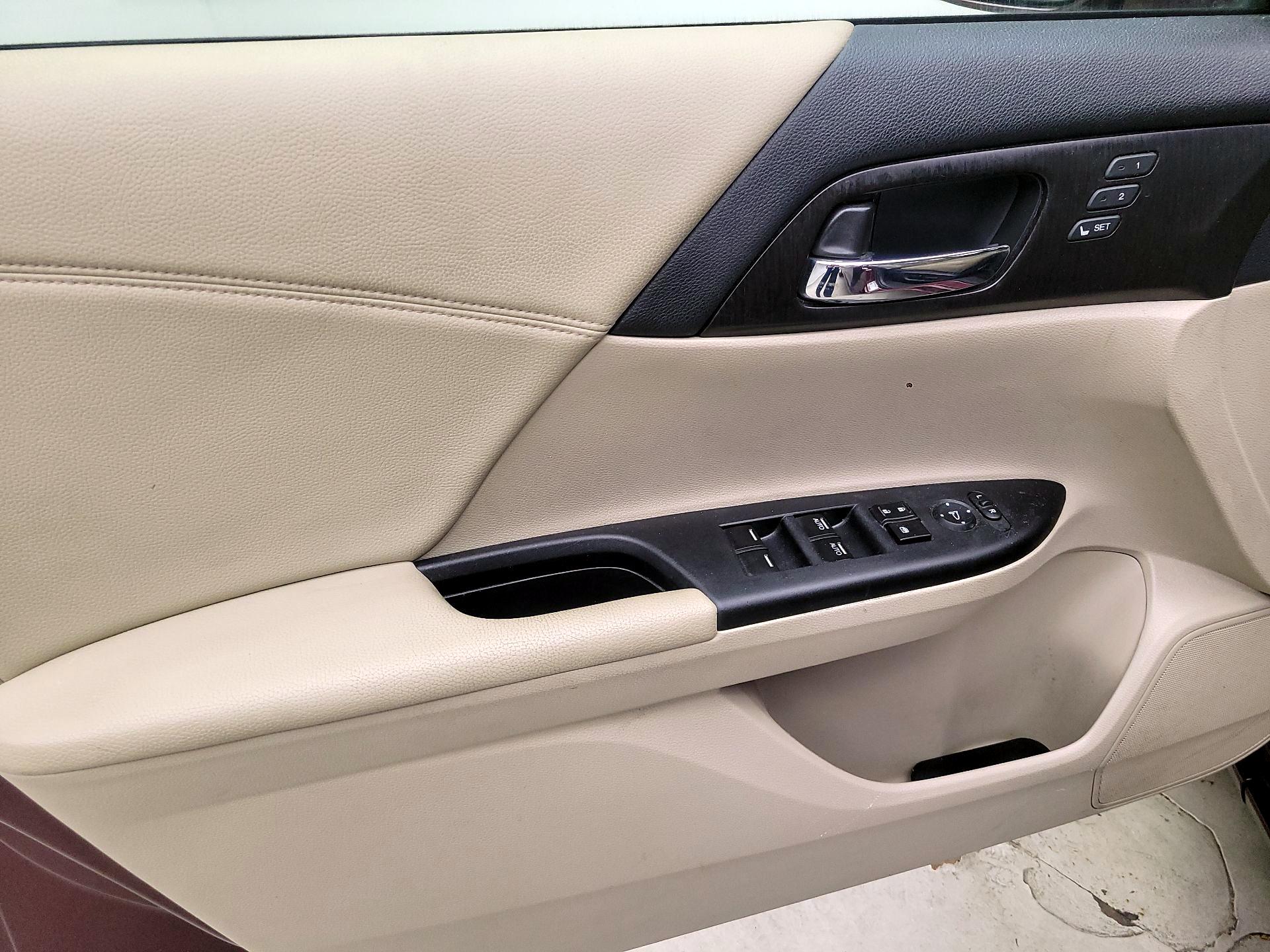 Thumbnail: 2015 Honda Accord - 12