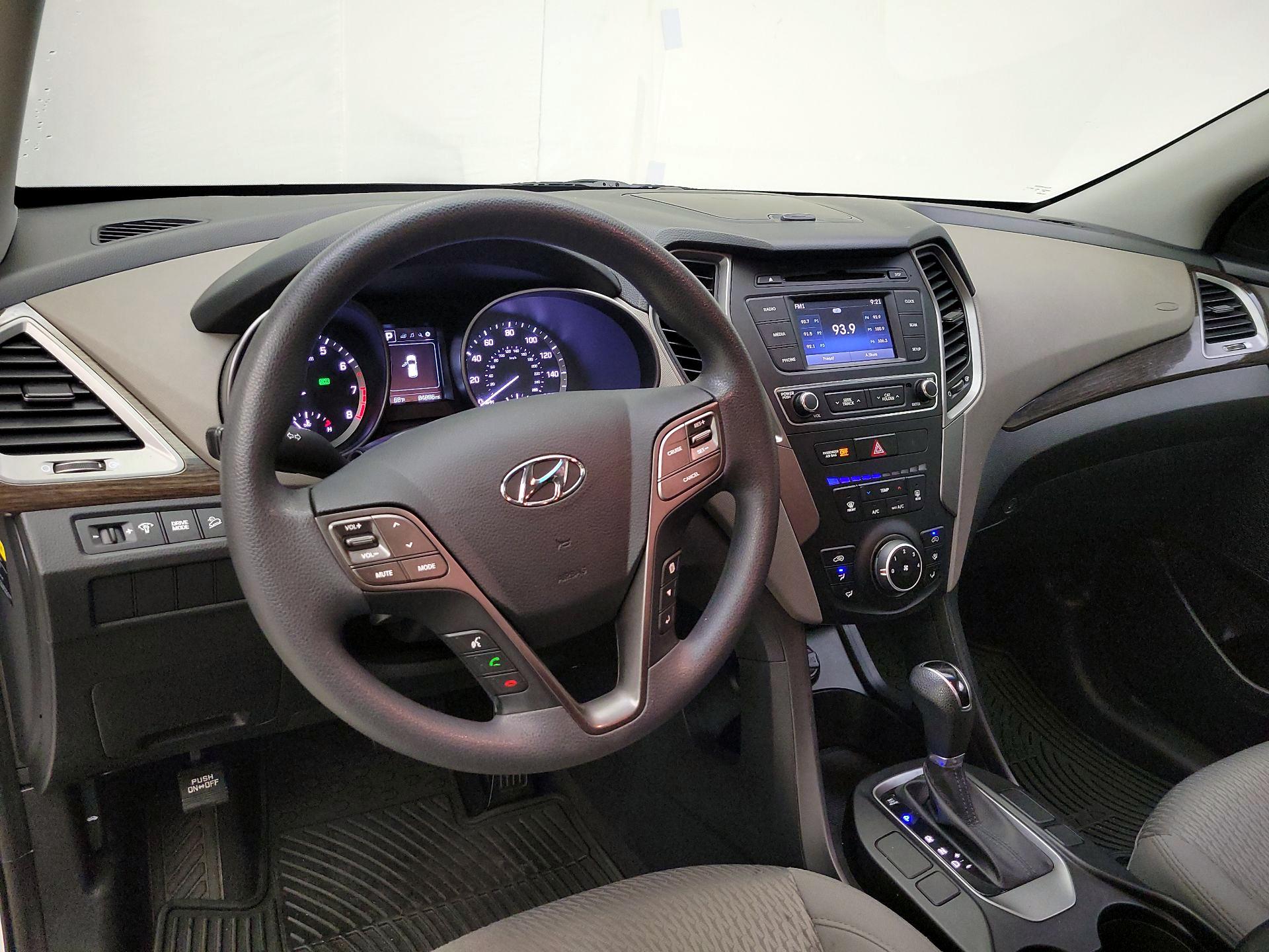 Thumbnail: 2017 Hyundai Santa Fe - 9