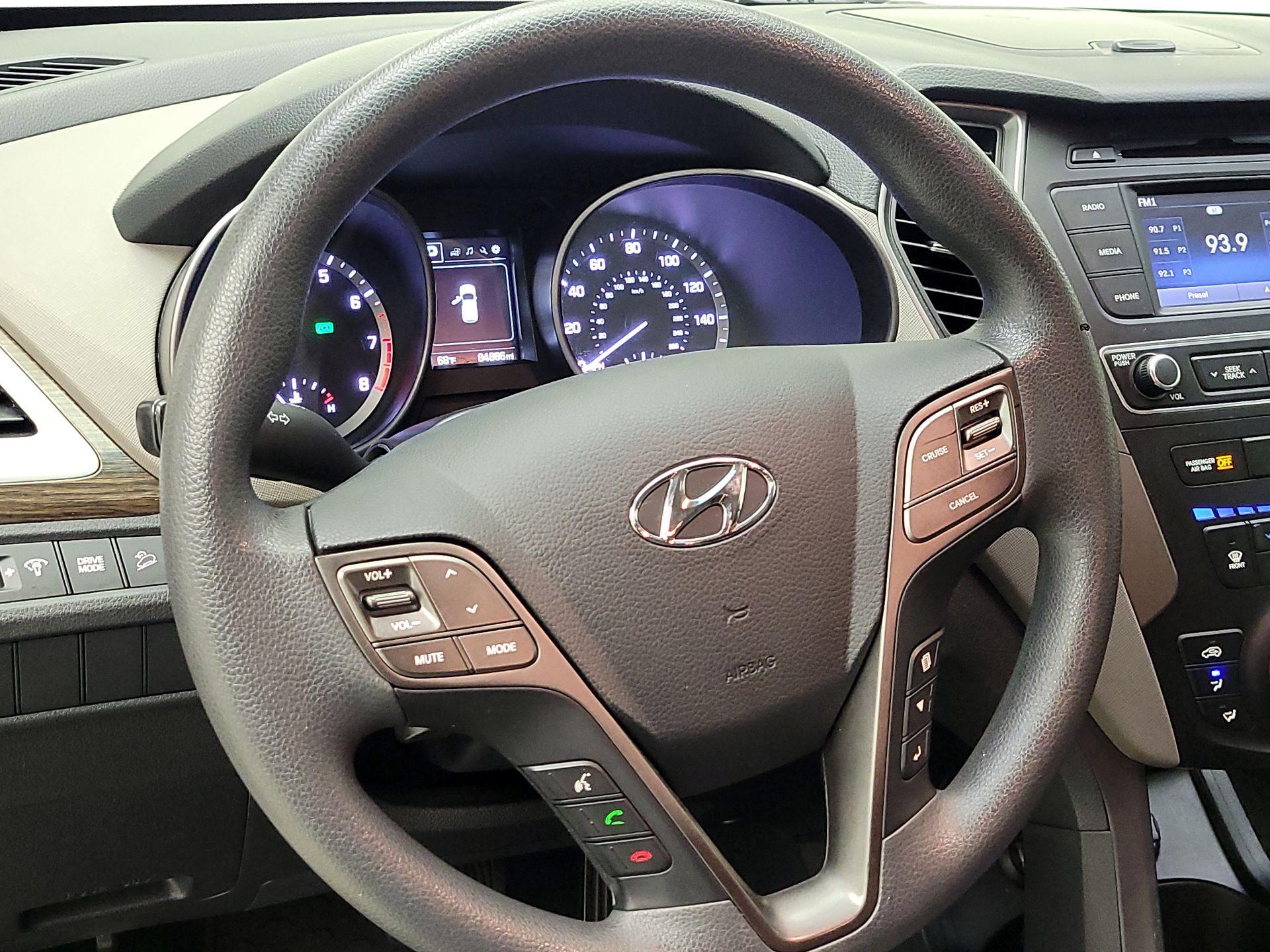 Thumbnail: 2017 Hyundai Santa Fe - 10