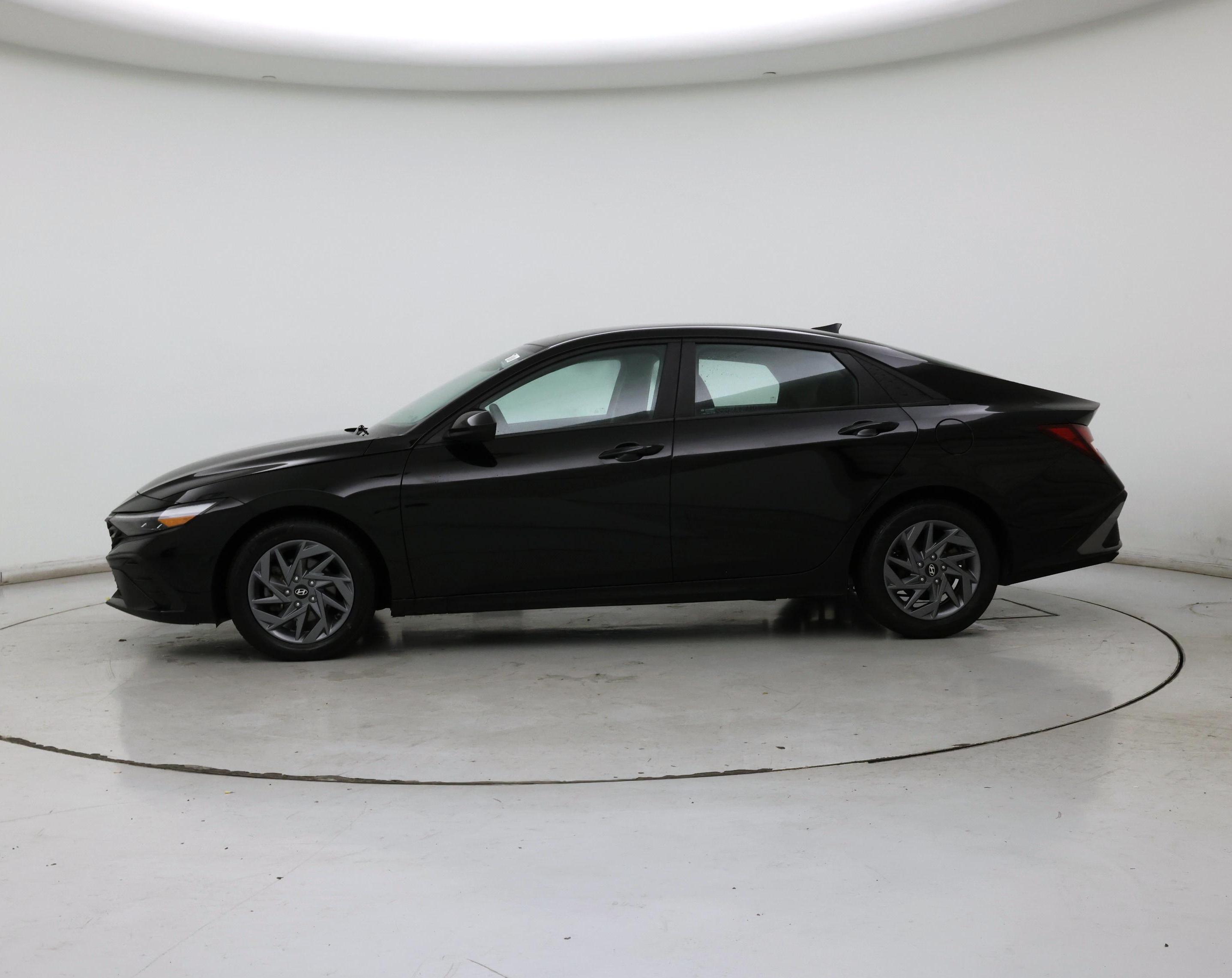 Thumbnail: 2024 Hyundai Elantra - 3