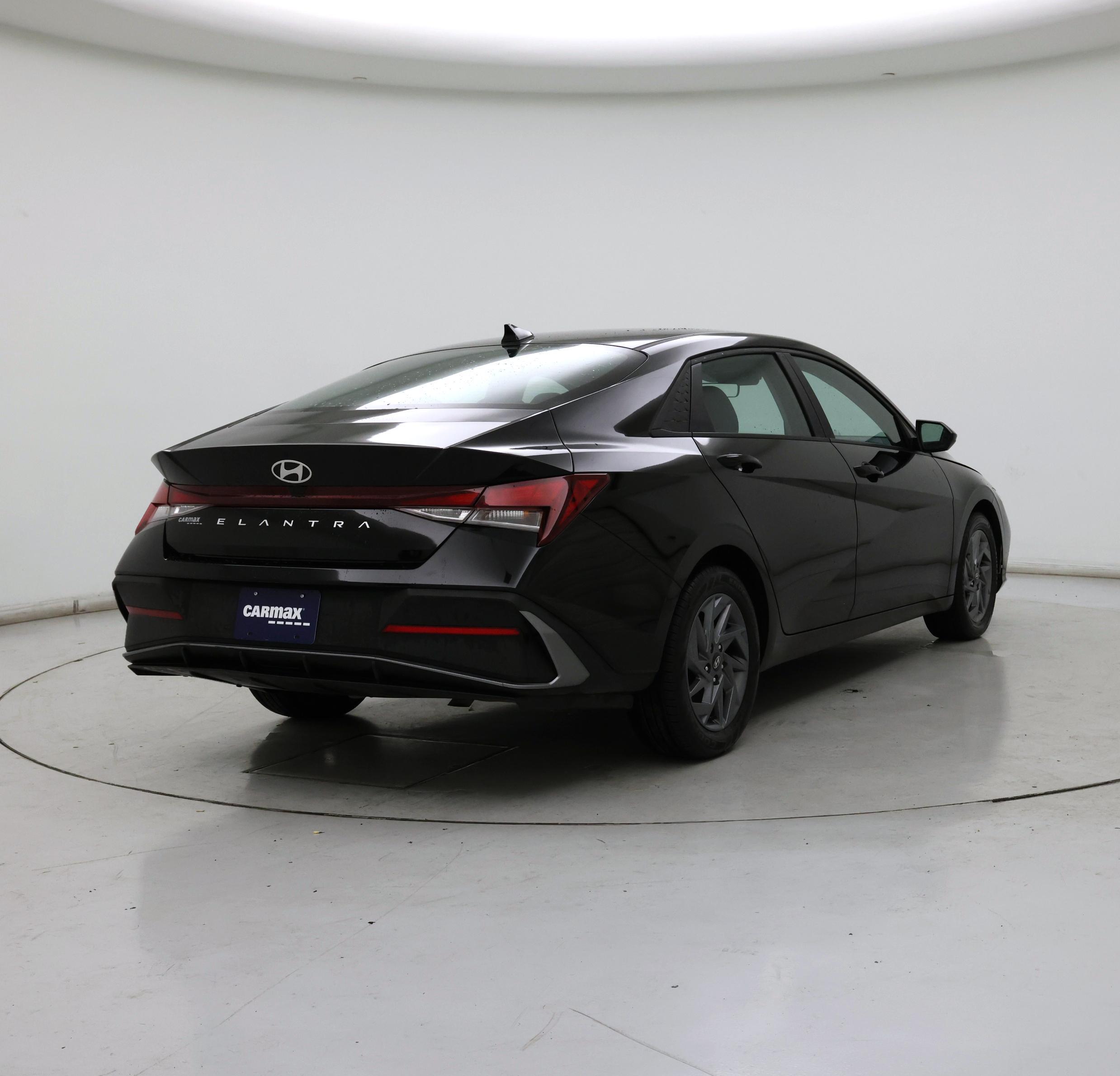 Thumbnail: 2024 Hyundai Elantra - 8