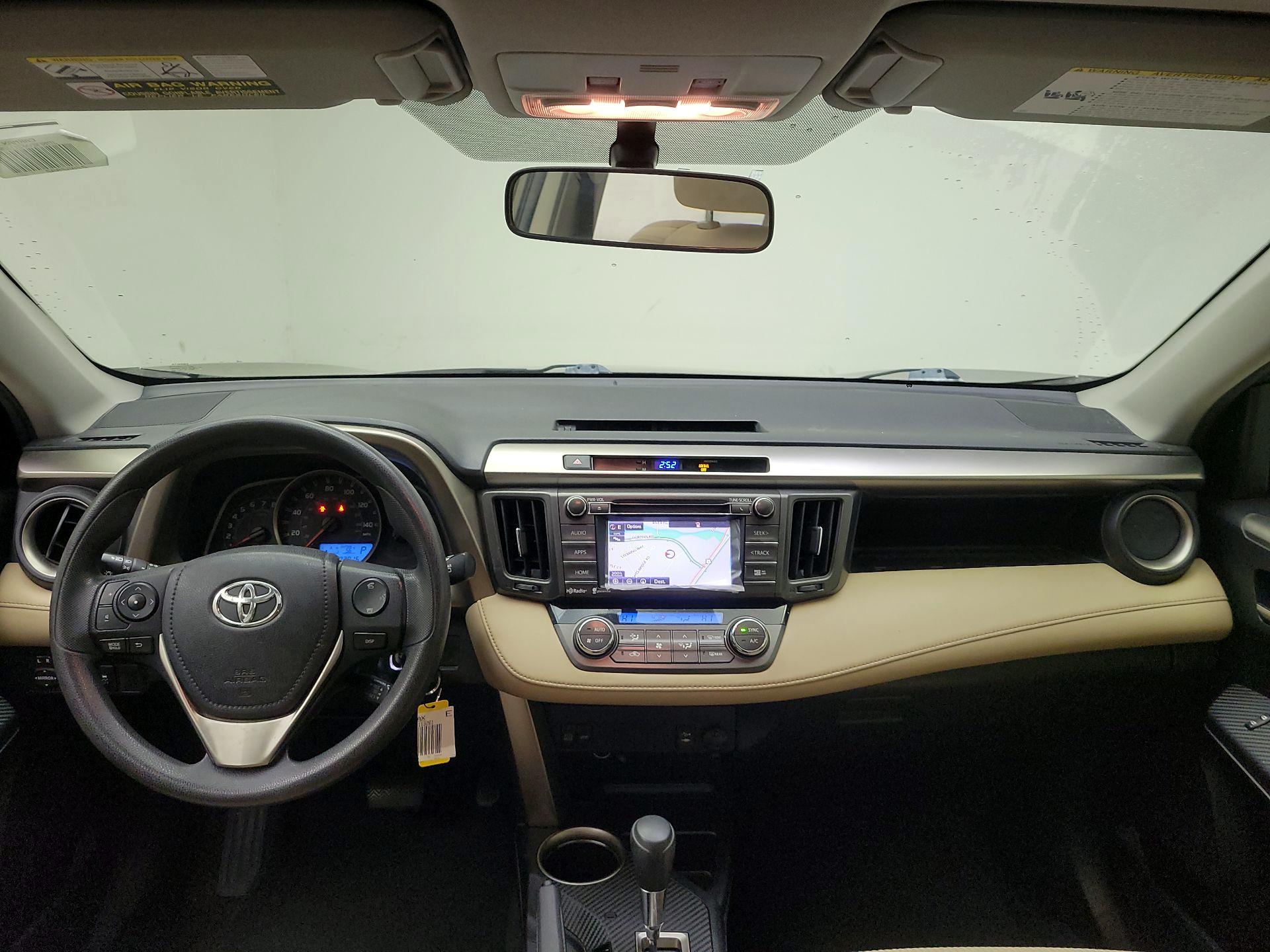 Thumbnail: 2015 Toyota RAV4 - 9