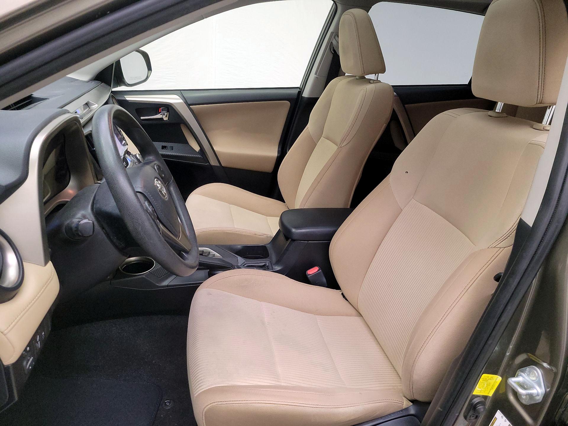 Thumbnail: 2015 Toyota RAV4 - 11