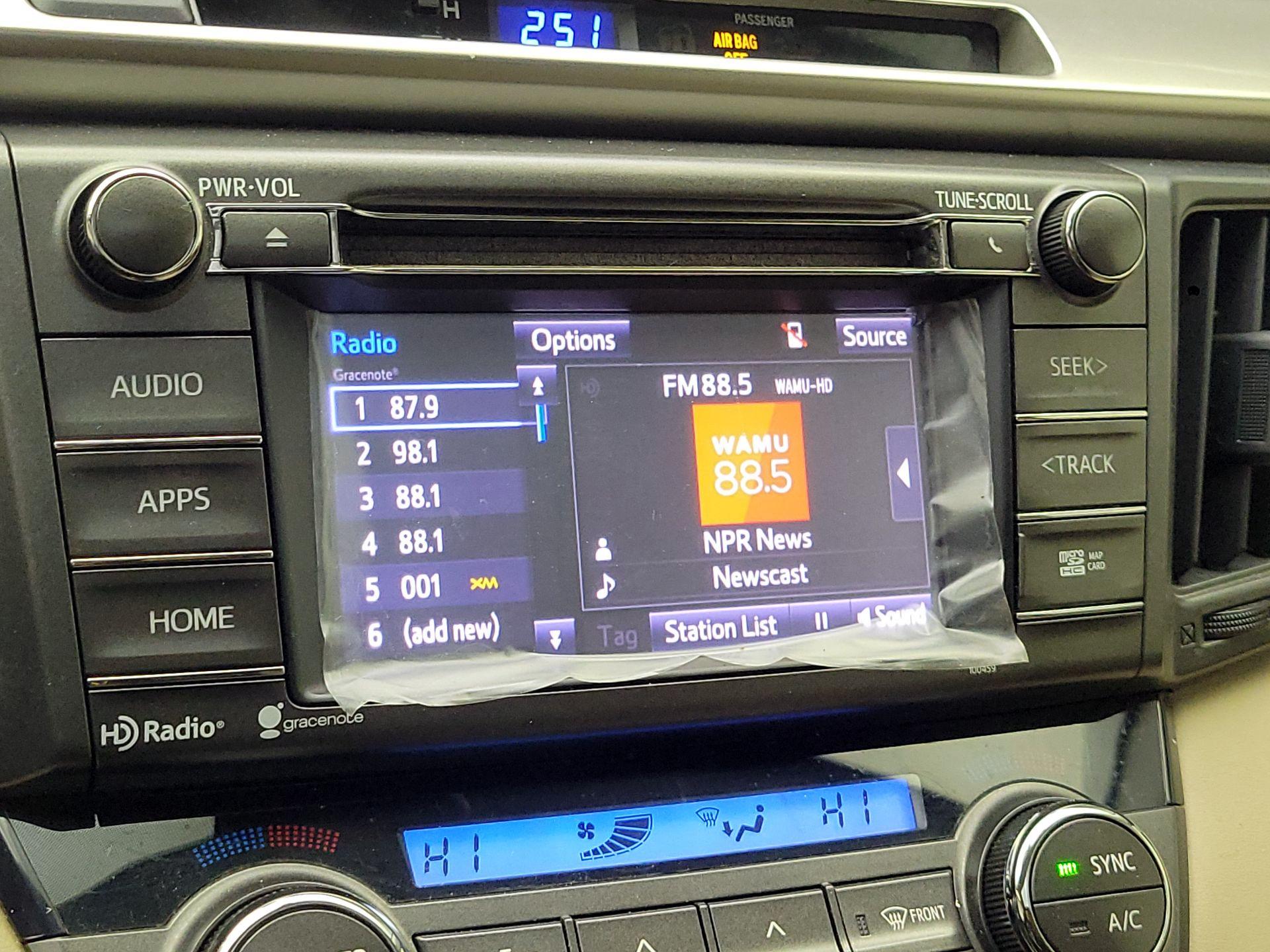 Thumbnail: 2015 Toyota RAV4 - 16