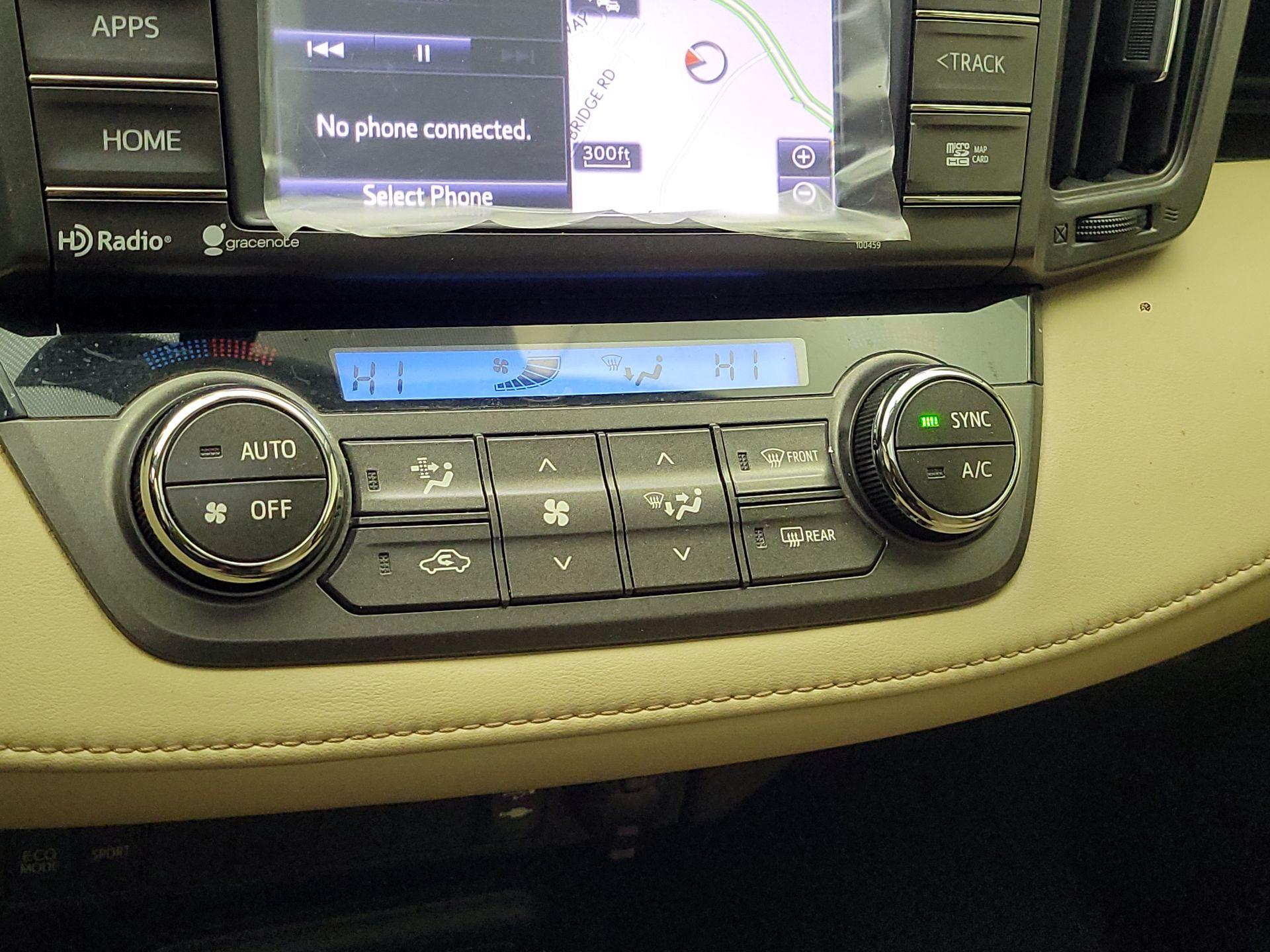 Thumbnail: 2015 Toyota RAV4 - 17