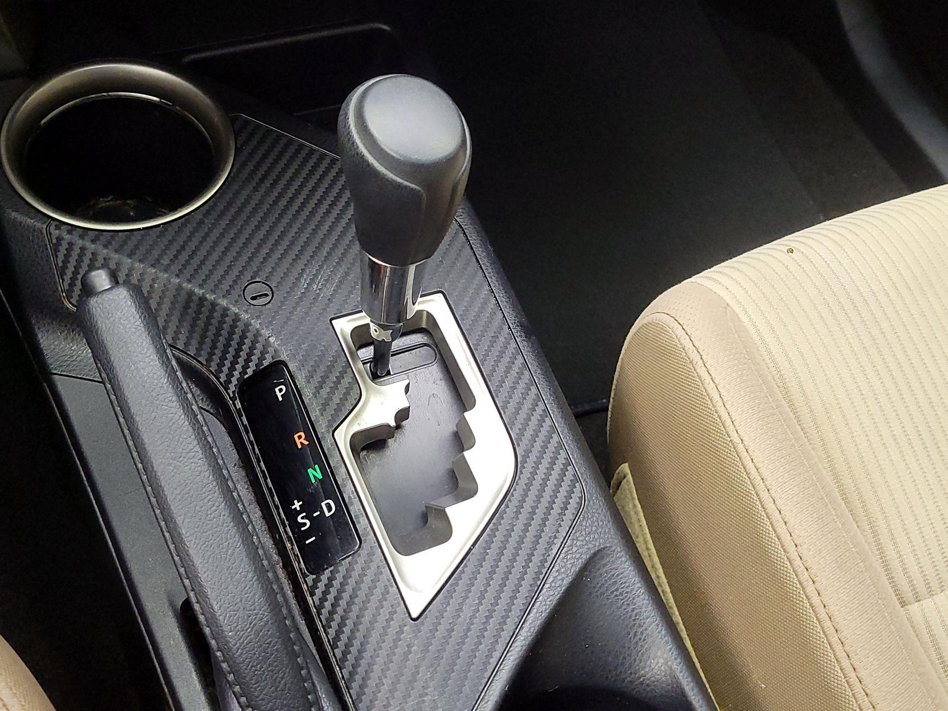 Thumbnail: 2015 Toyota RAV4 - 18