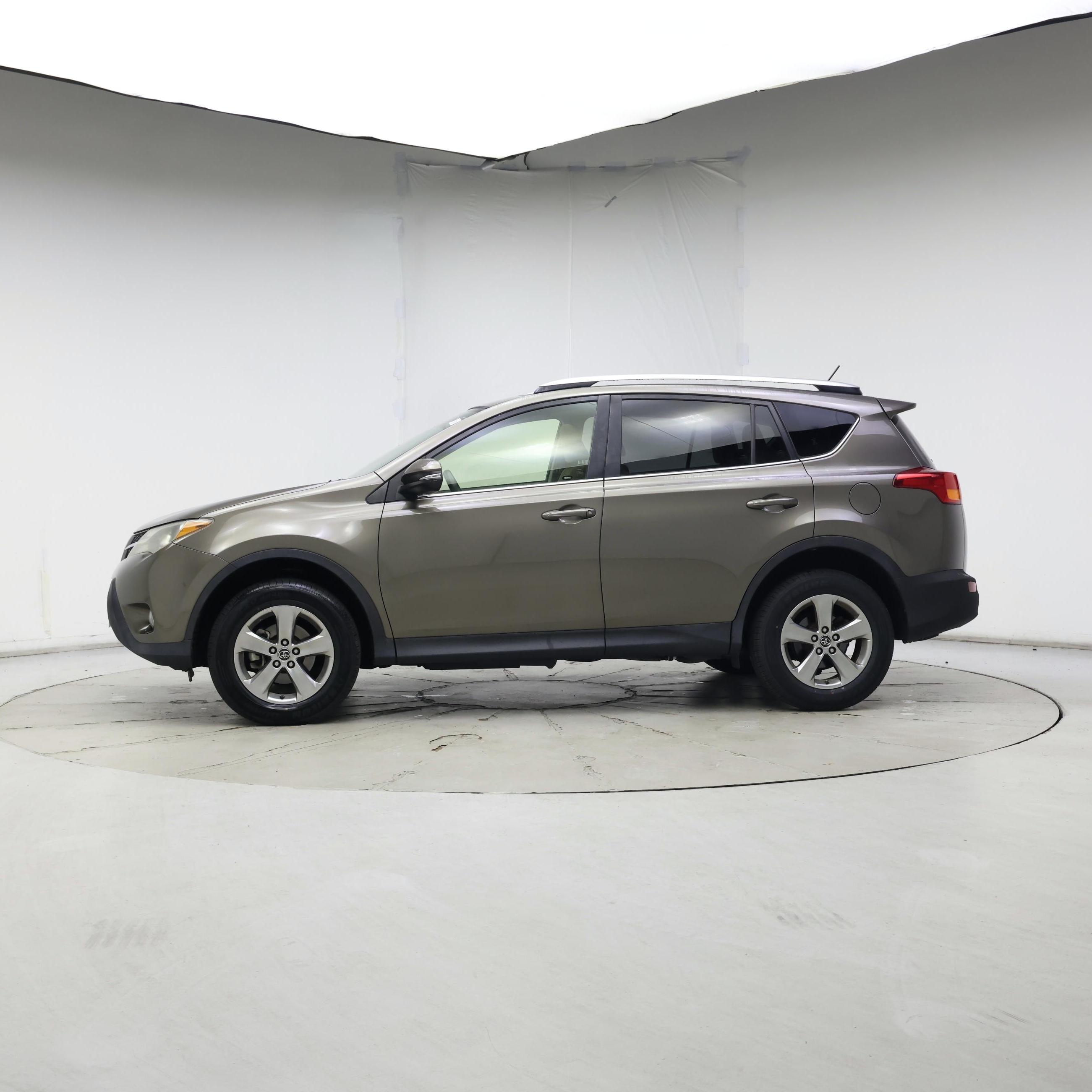 Thumbnail: 2015 Toyota RAV4 - 3