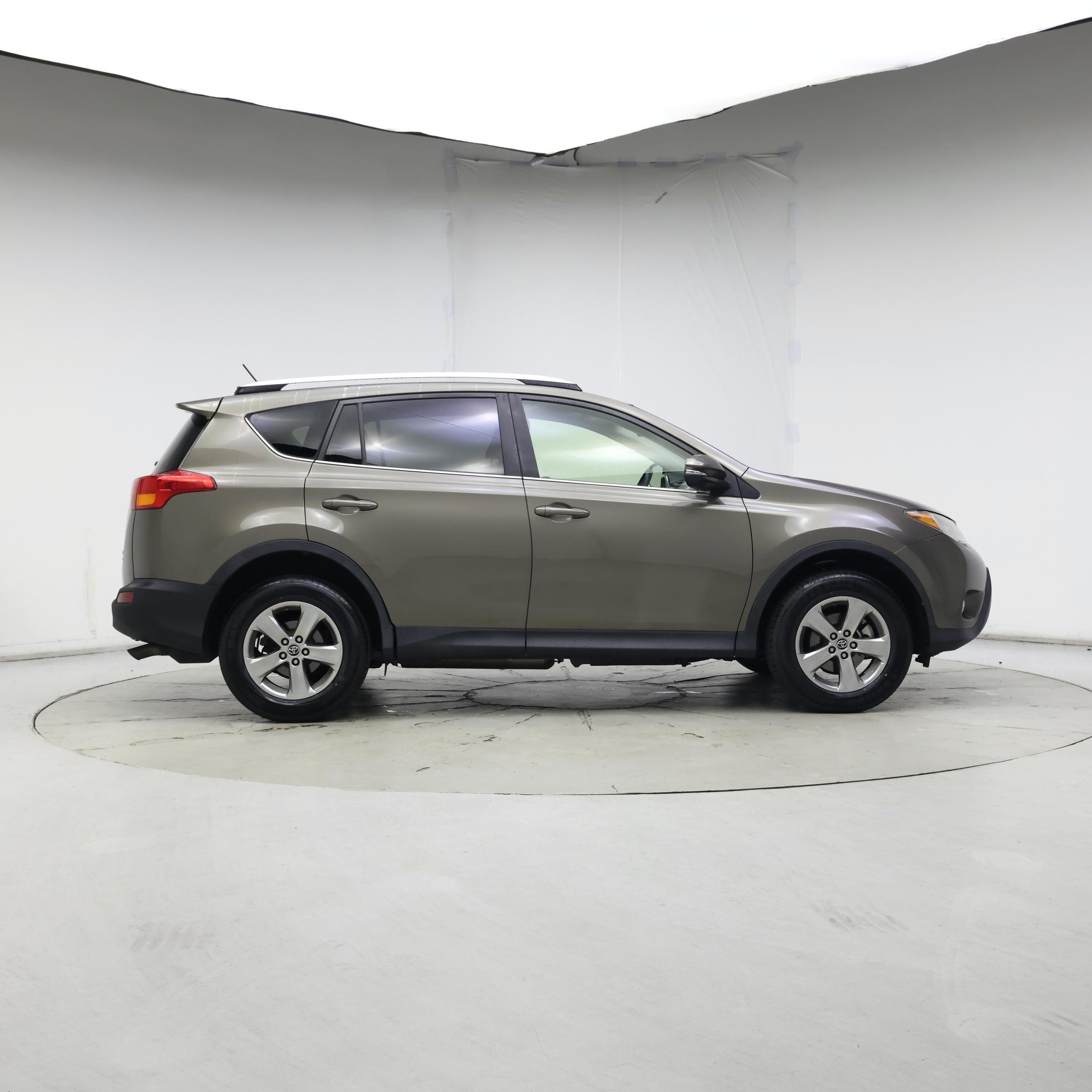 Thumbnail: 2015 Toyota RAV4 - 7