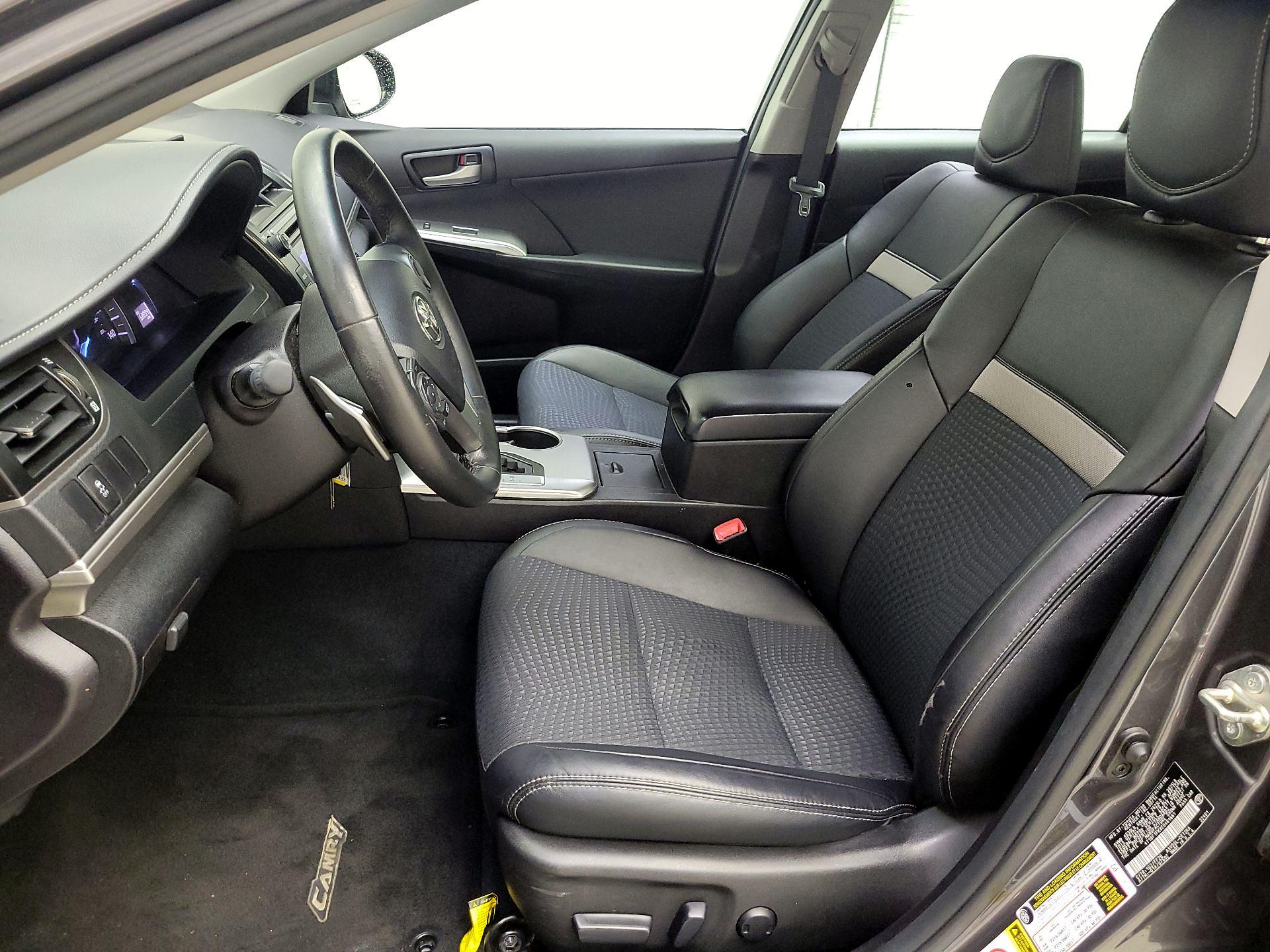 Thumbnail: 2014 Toyota Camry - 11