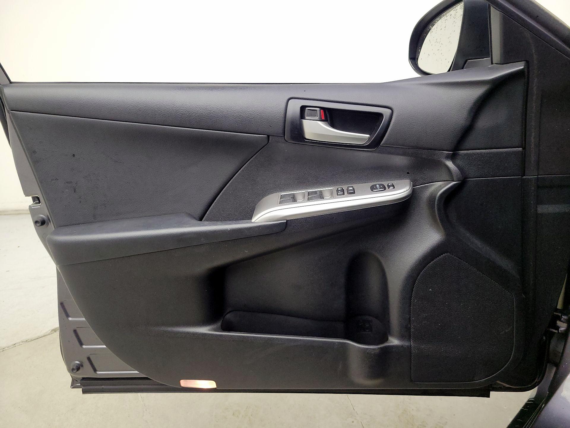 Thumbnail: 2014 Toyota Camry - 12
