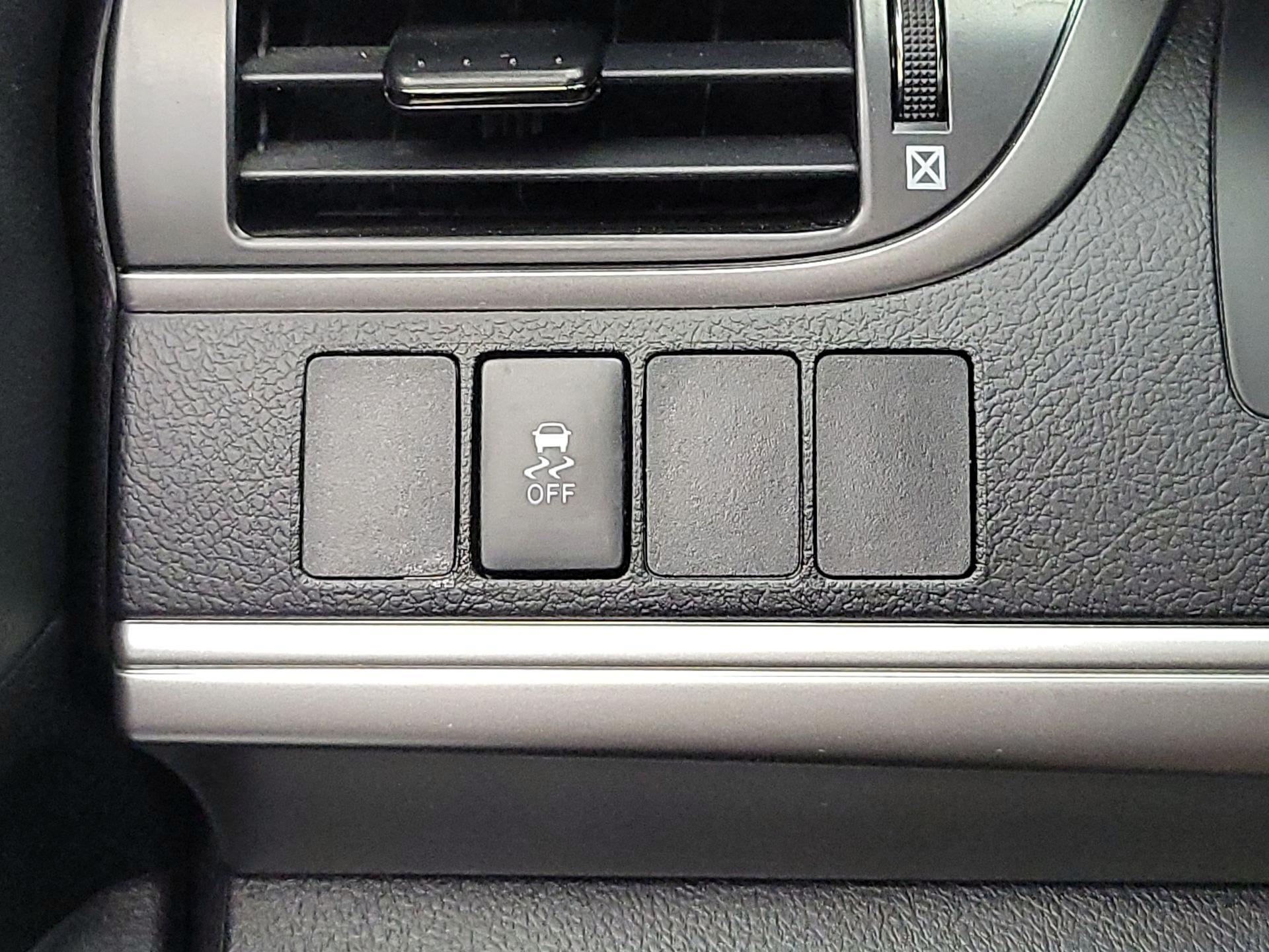 Thumbnail: 2014 Toyota Camry - 13