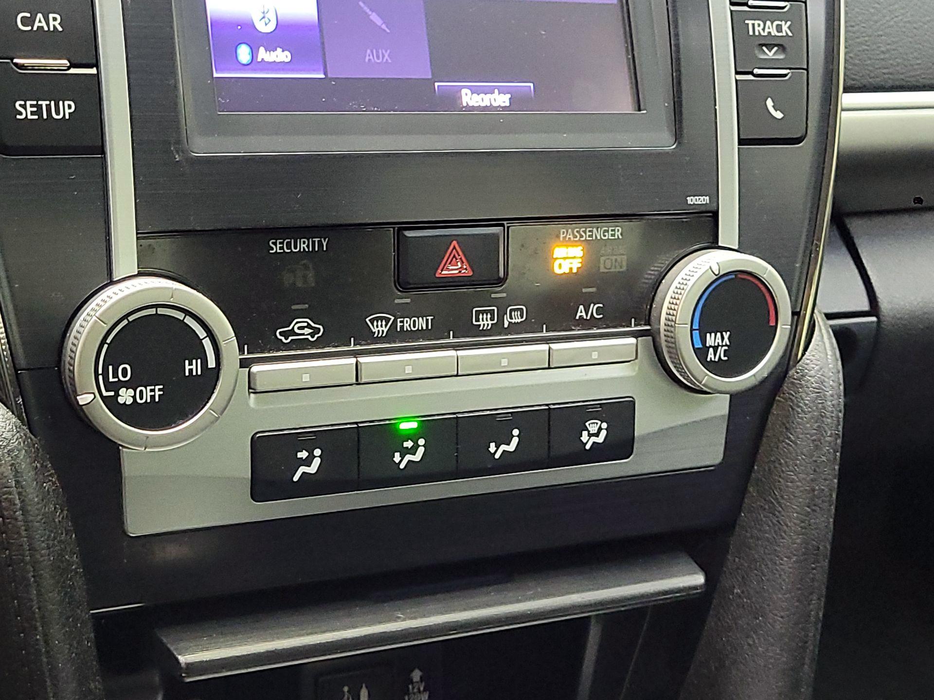 Thumbnail: 2014 Toyota Camry - 16