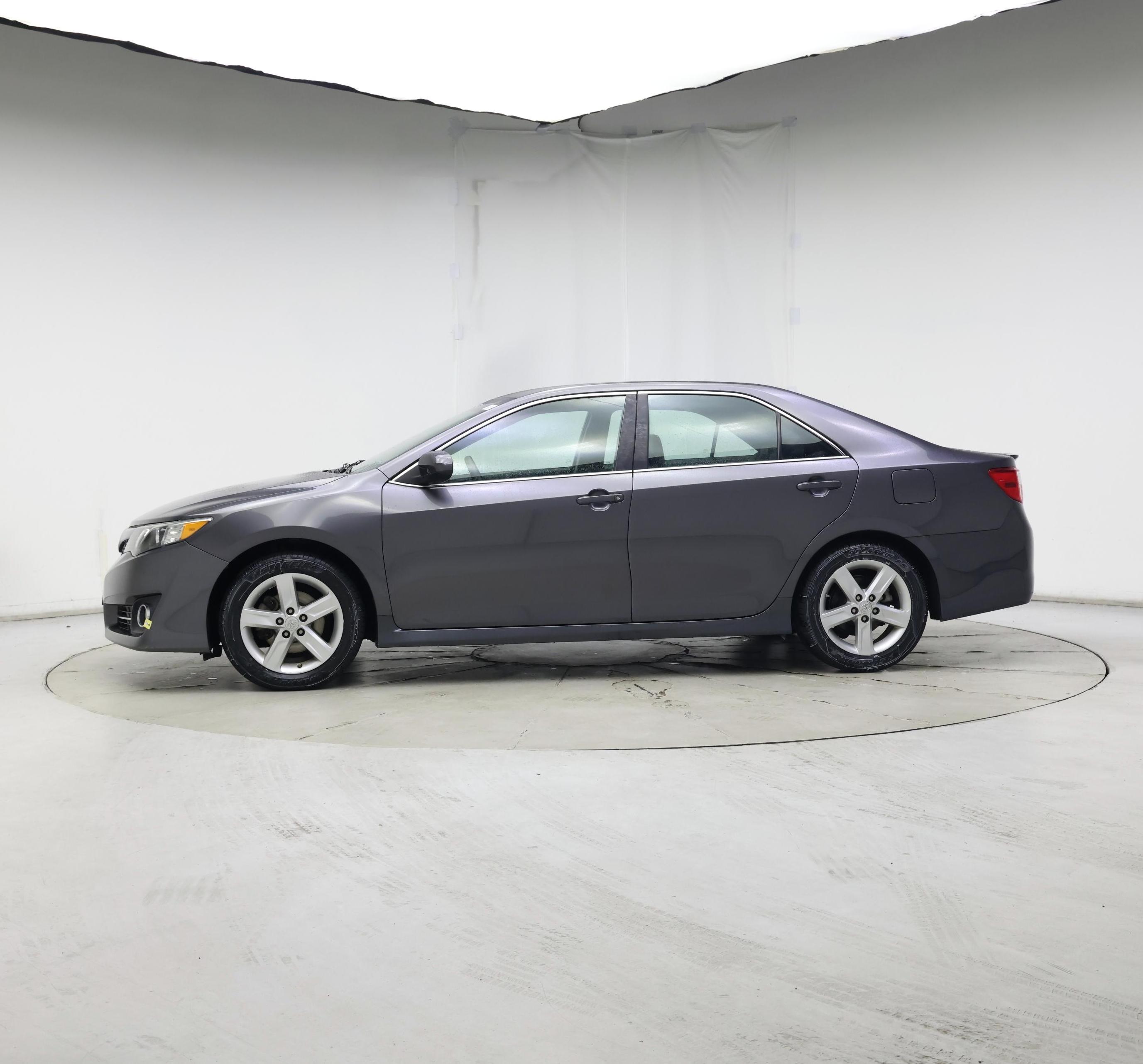 Thumbnail: 2014 Toyota Camry - 3