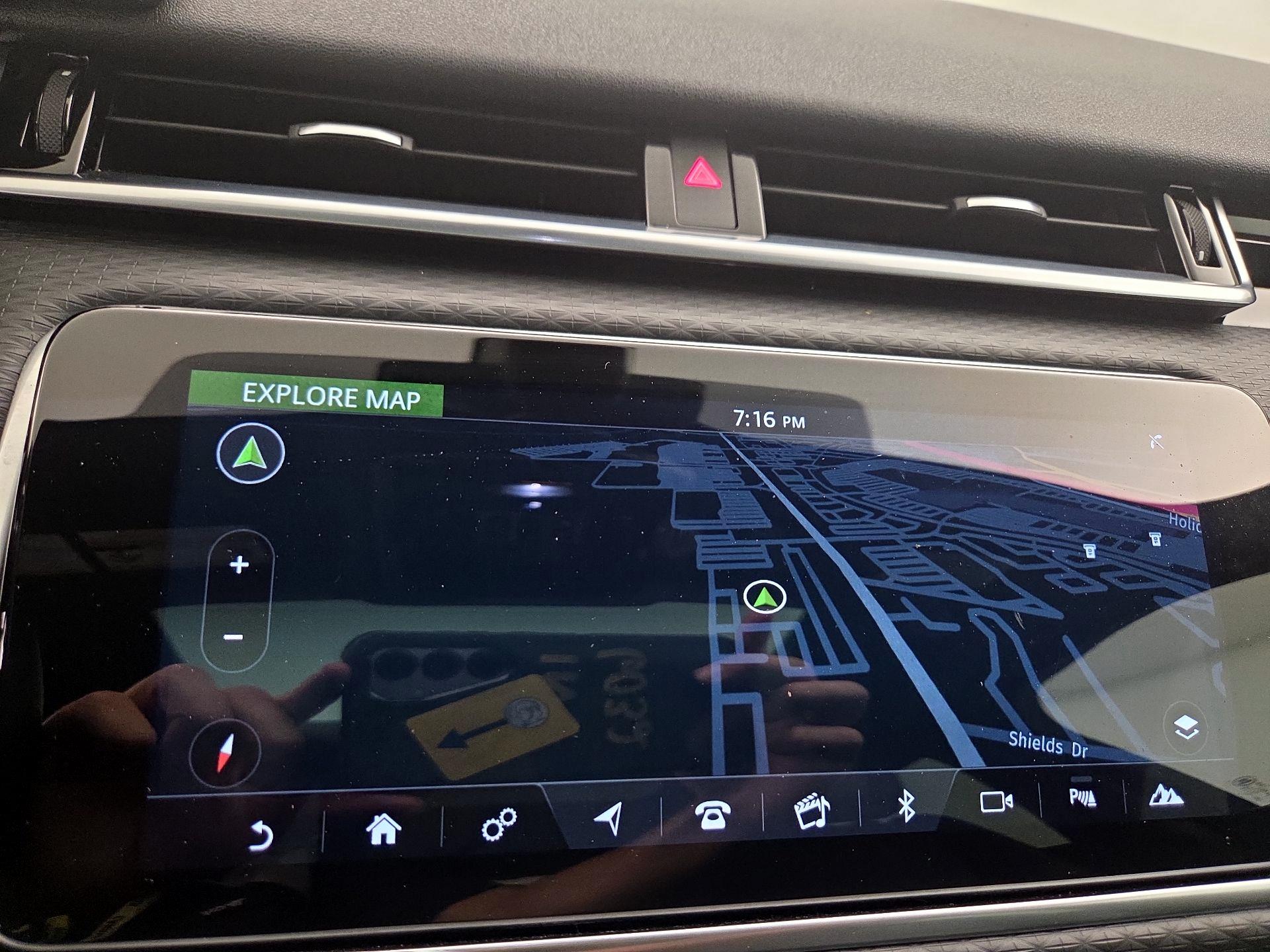 Thumbnail: 2020 Land Rover Range Rover Velar - 14