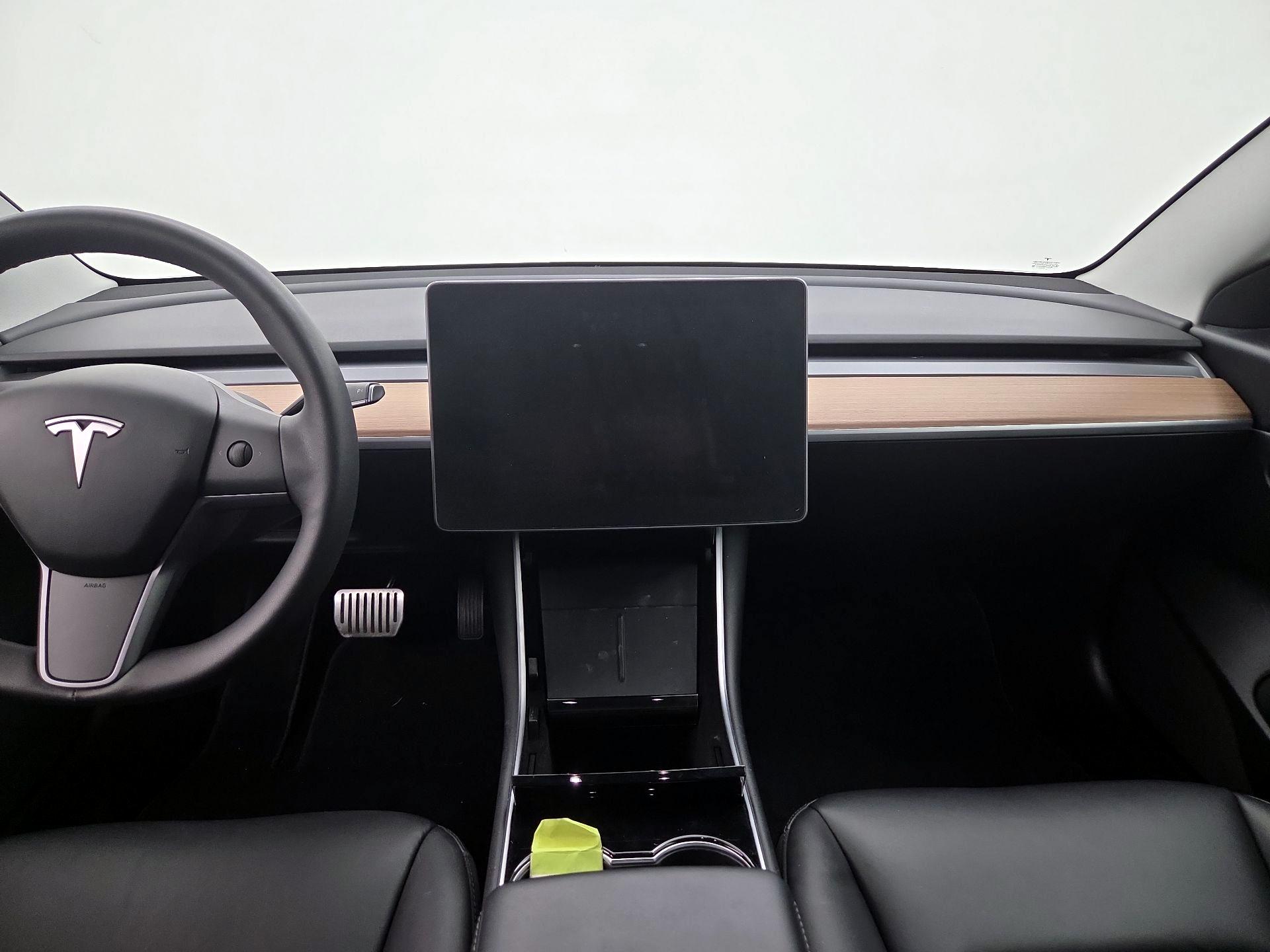 Thumbnail: 2020 Tesla Model 3 - 9