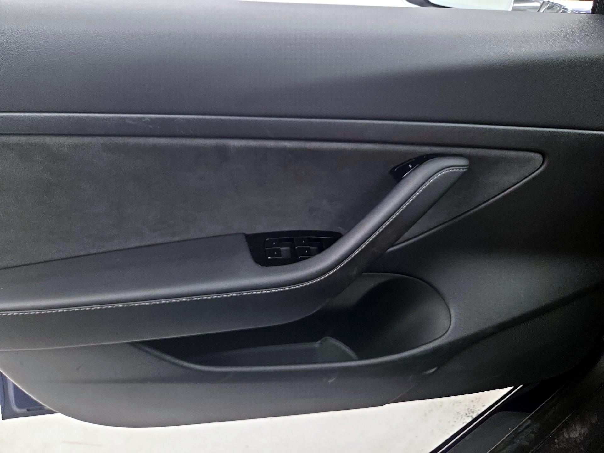 Thumbnail: 2020 Tesla Model 3 - 12