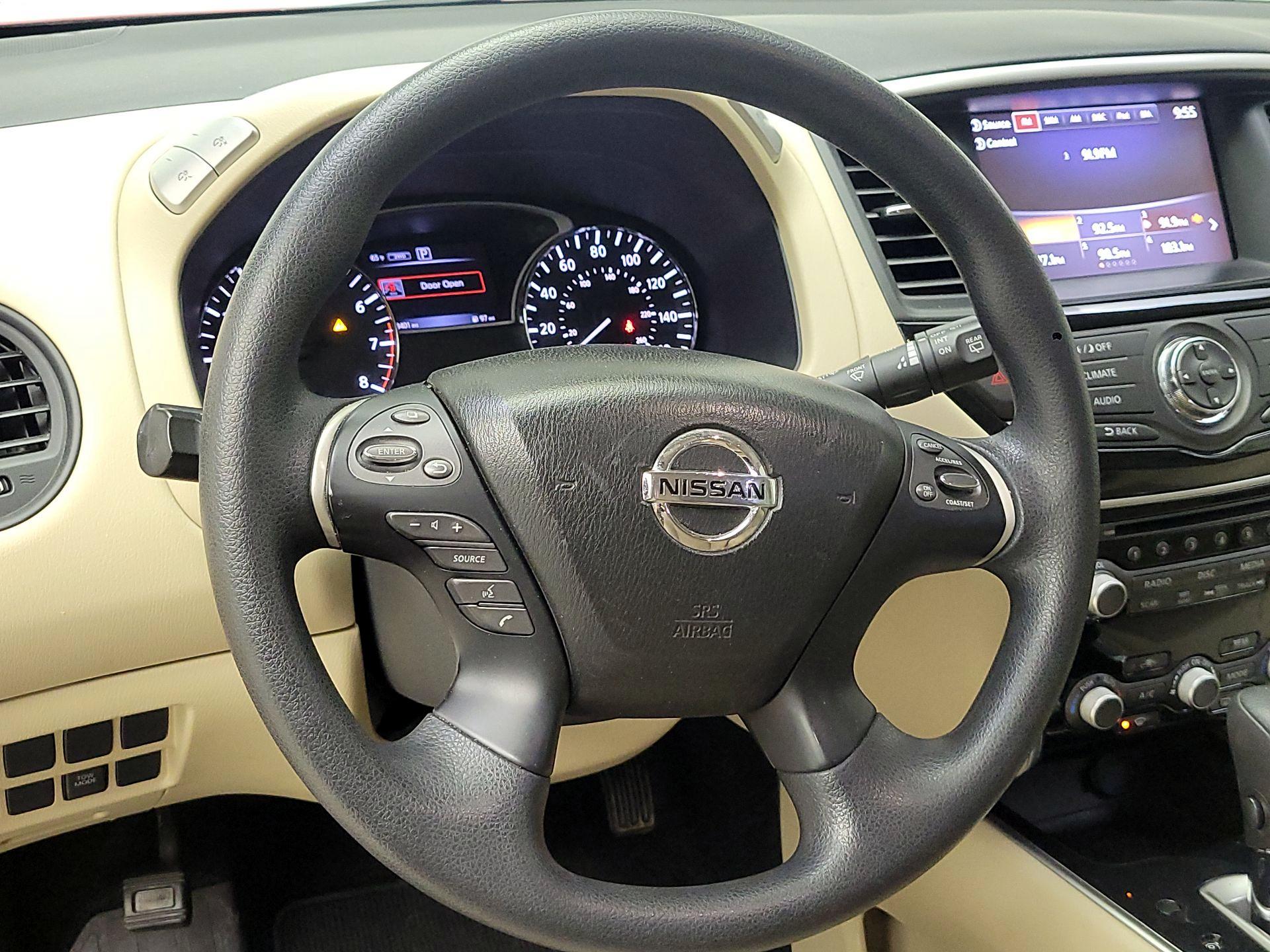 Thumbnail: 2017 Nissan Pathfinder - 10