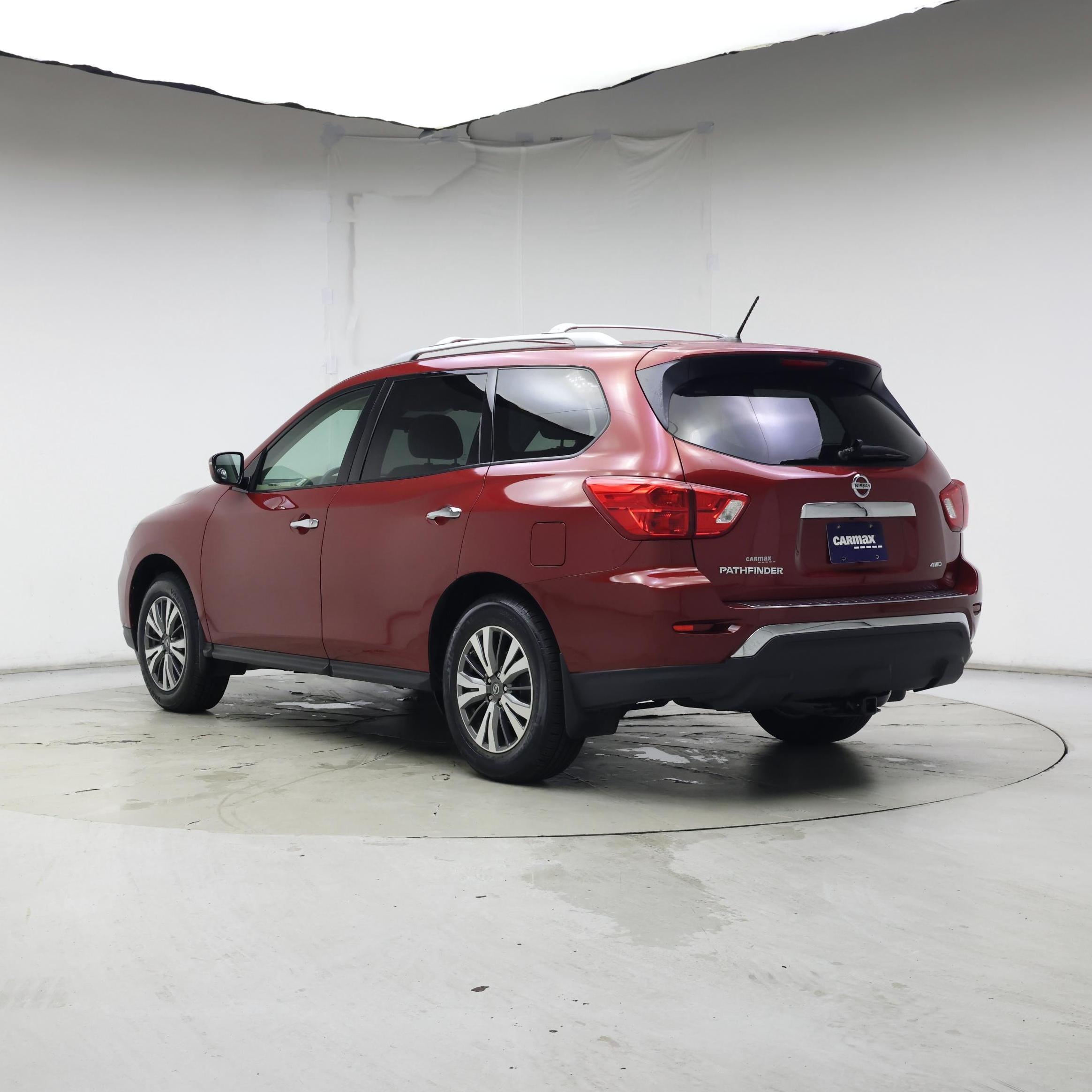 Thumbnail: 2017 Nissan Pathfinder - 2