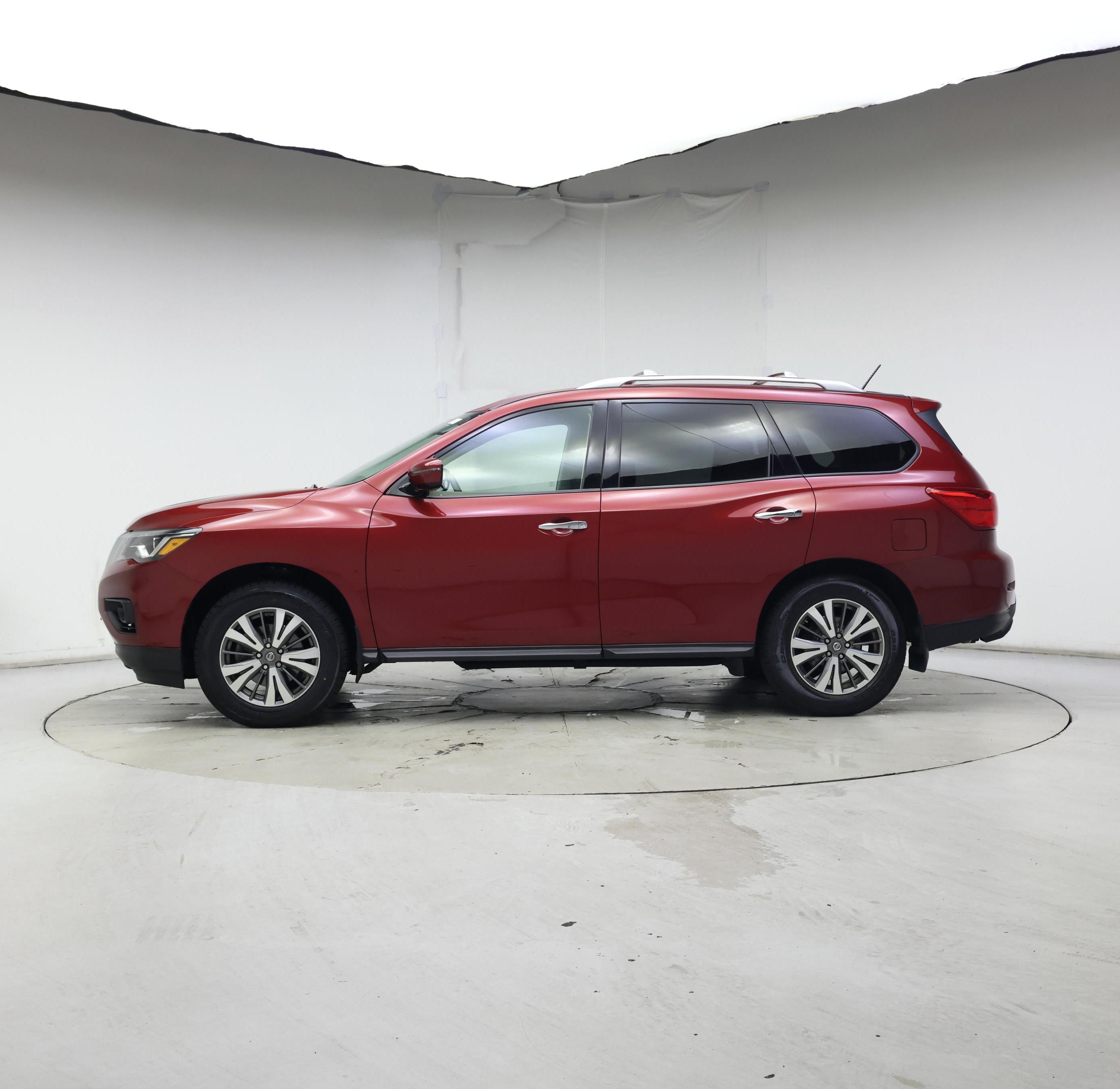 Thumbnail: 2017 Nissan Pathfinder - 3