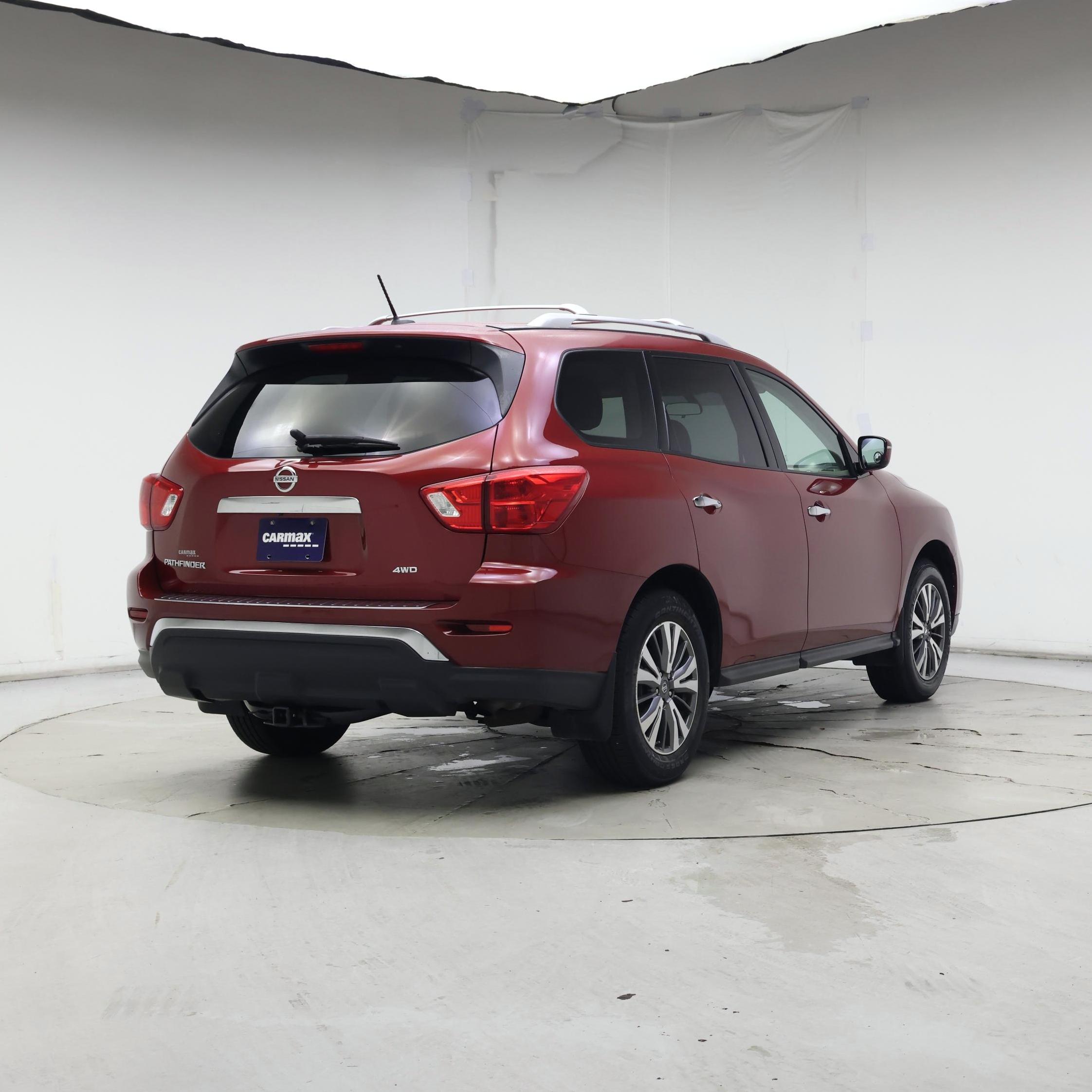 Thumbnail: 2017 Nissan Pathfinder - 8