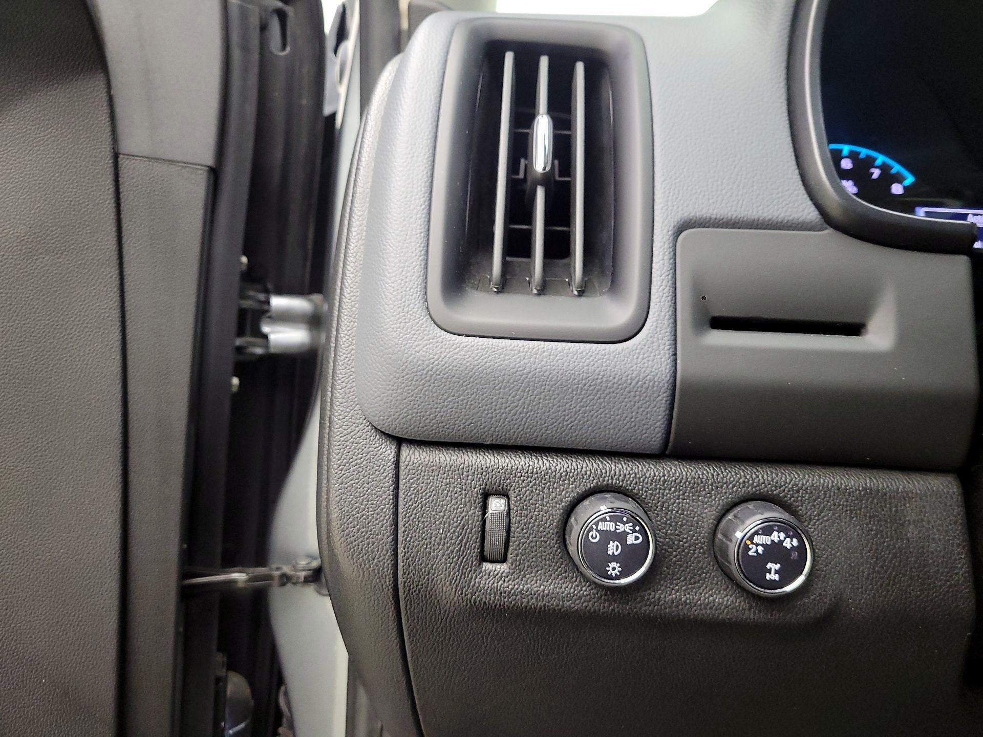 Thumbnail: 2018 Chevrolet Colorado - 13