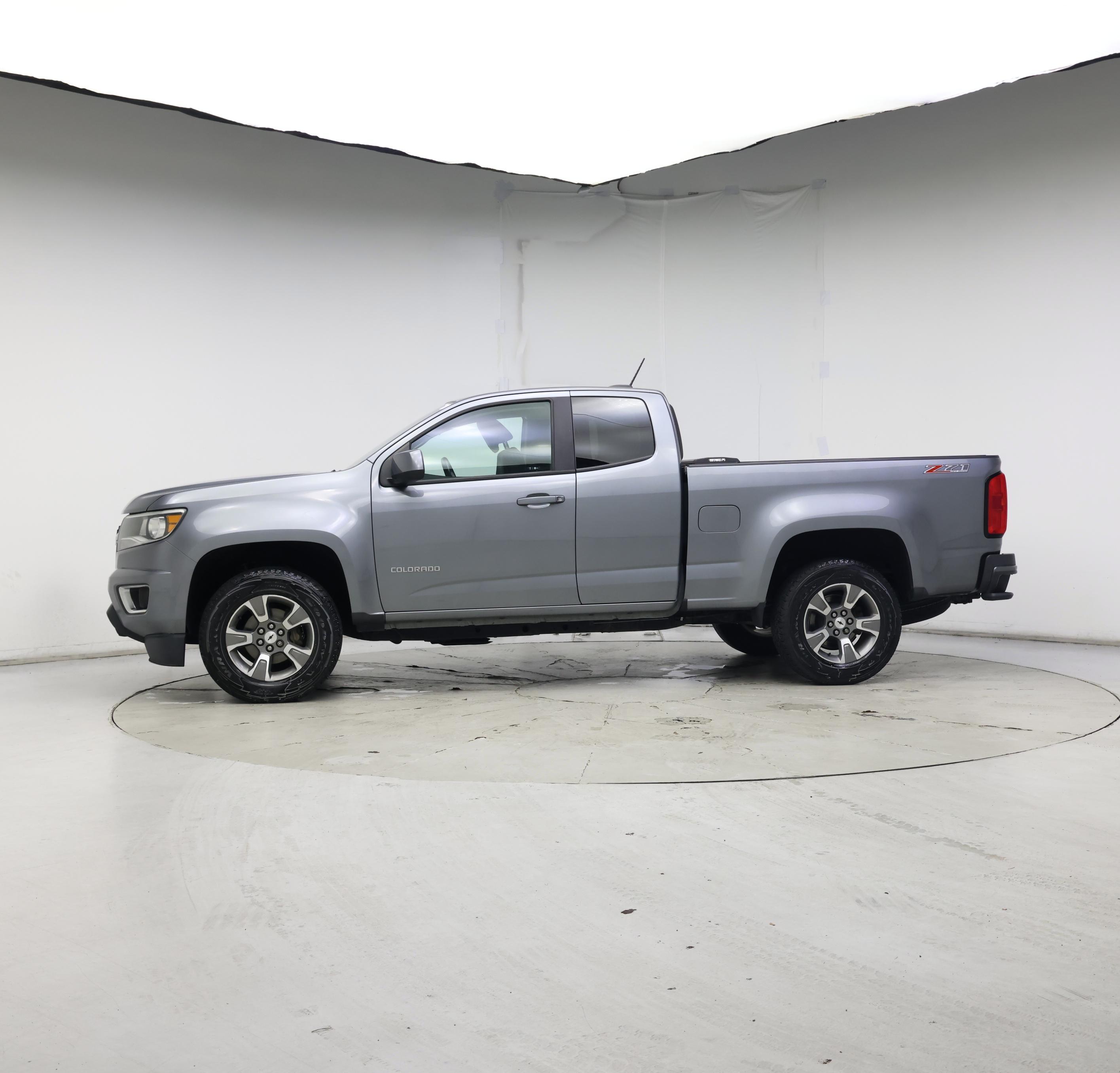 Thumbnail: 2018 Chevrolet Colorado - 3