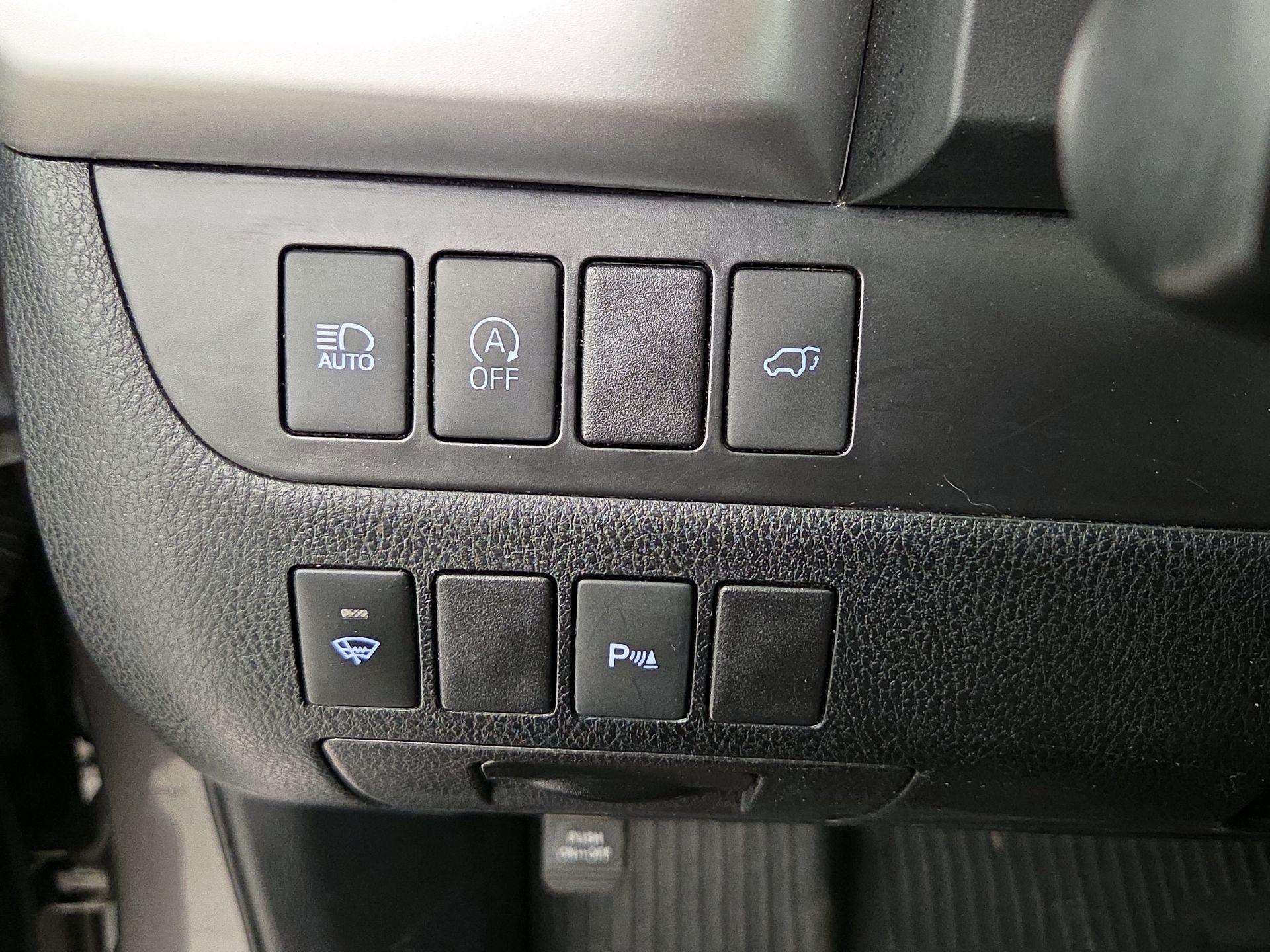 Thumbnail: 2019 Toyota Highlander - 13