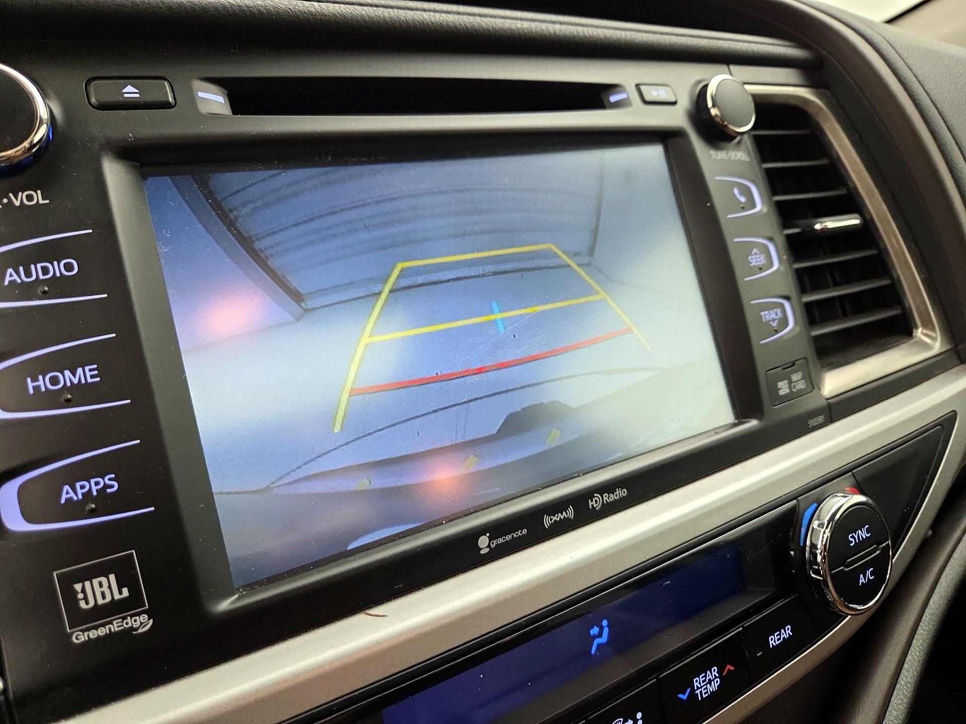 Thumbnail: 2019 Toyota Highlander - 14