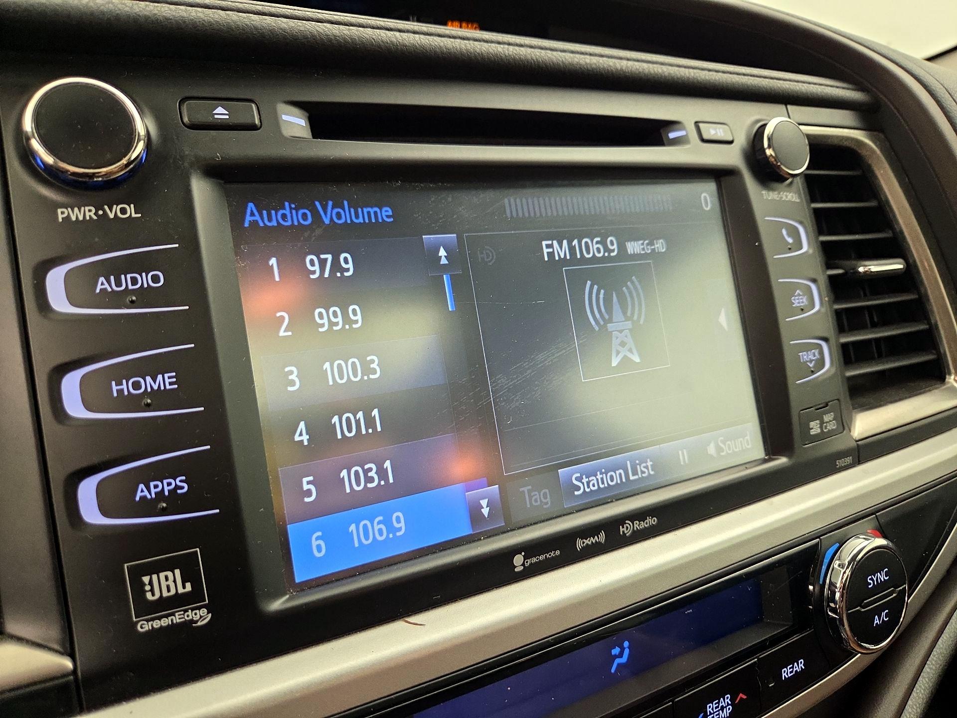 Thumbnail: 2019 Toyota Highlander - 15