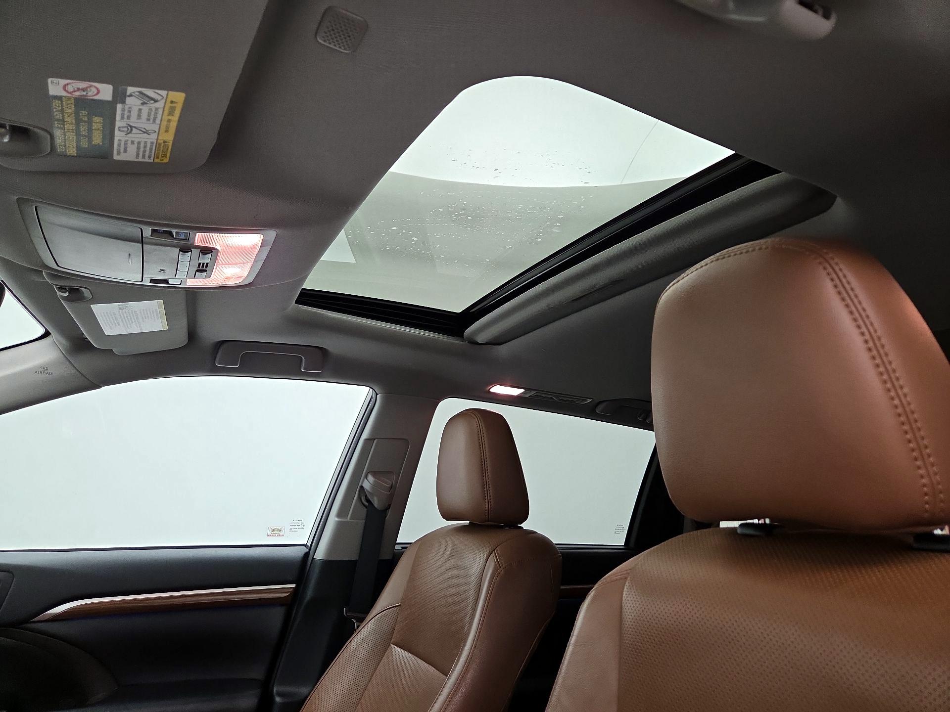 Thumbnail: 2019 Toyota Highlander - 19
