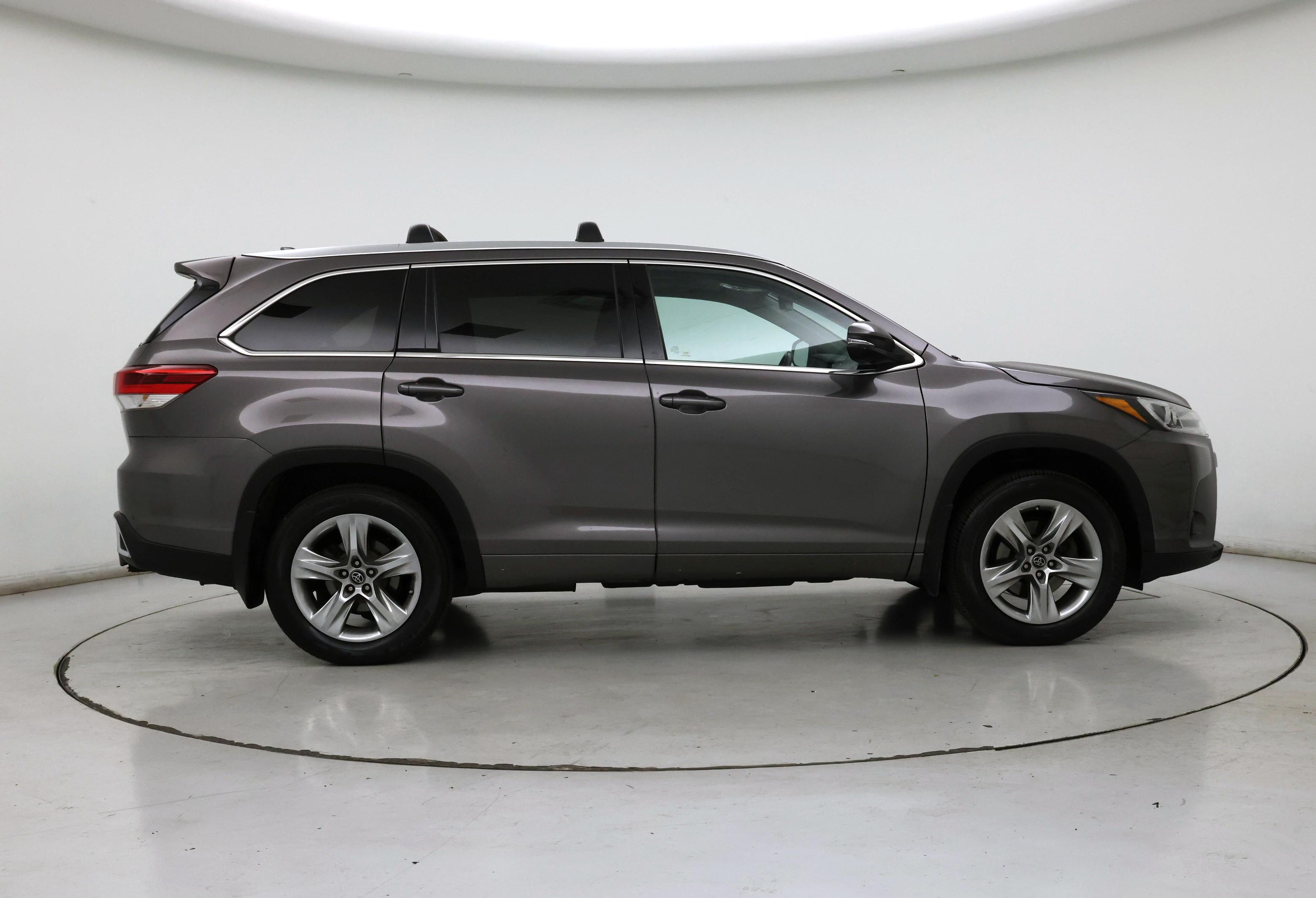 Thumbnail: 2019 Toyota Highlander - 7