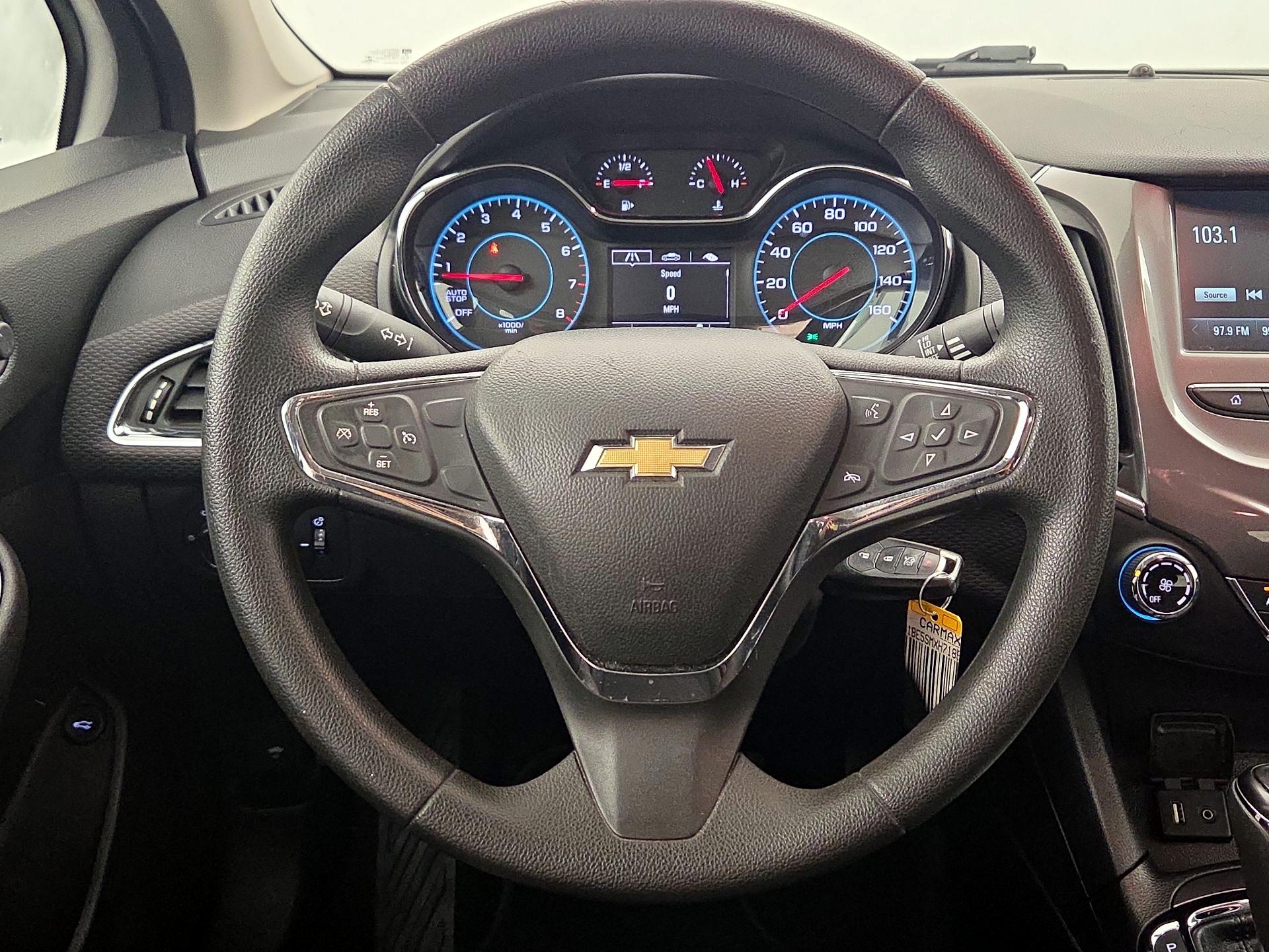 Thumbnail: 2017 Chevrolet Cruze - 10