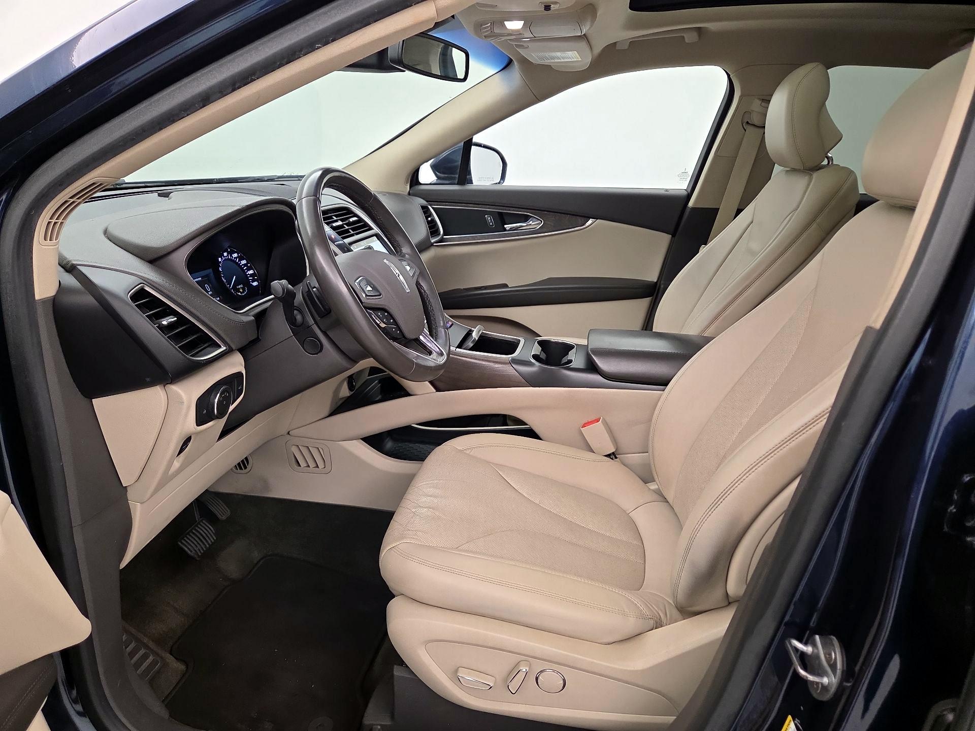 Thumbnail: 2017 Lincoln MKX - 11