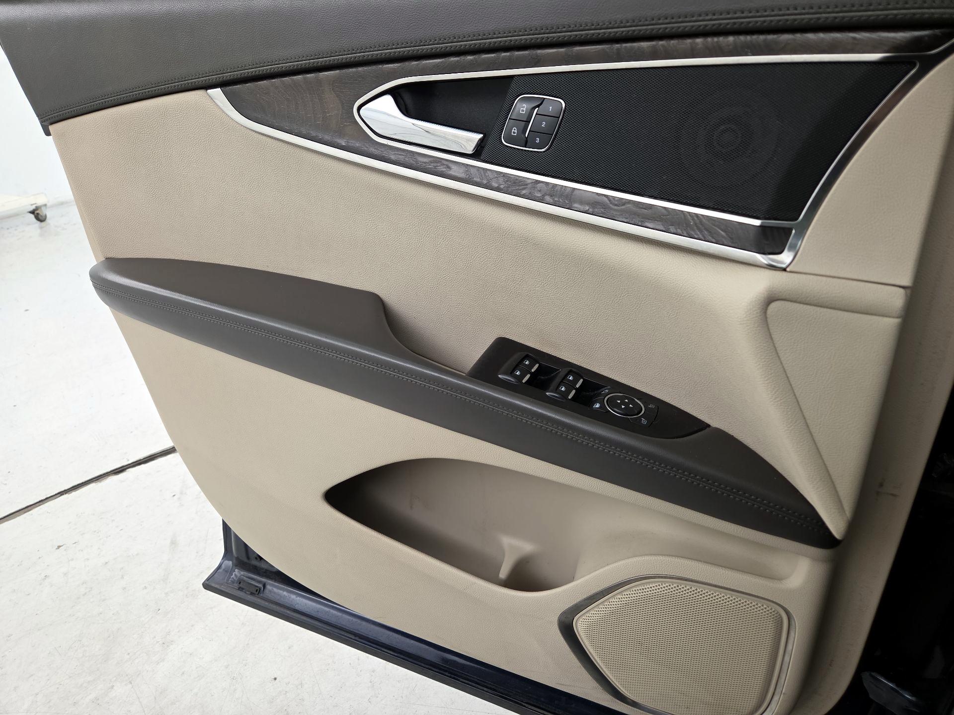Thumbnail: 2017 Lincoln MKX - 12