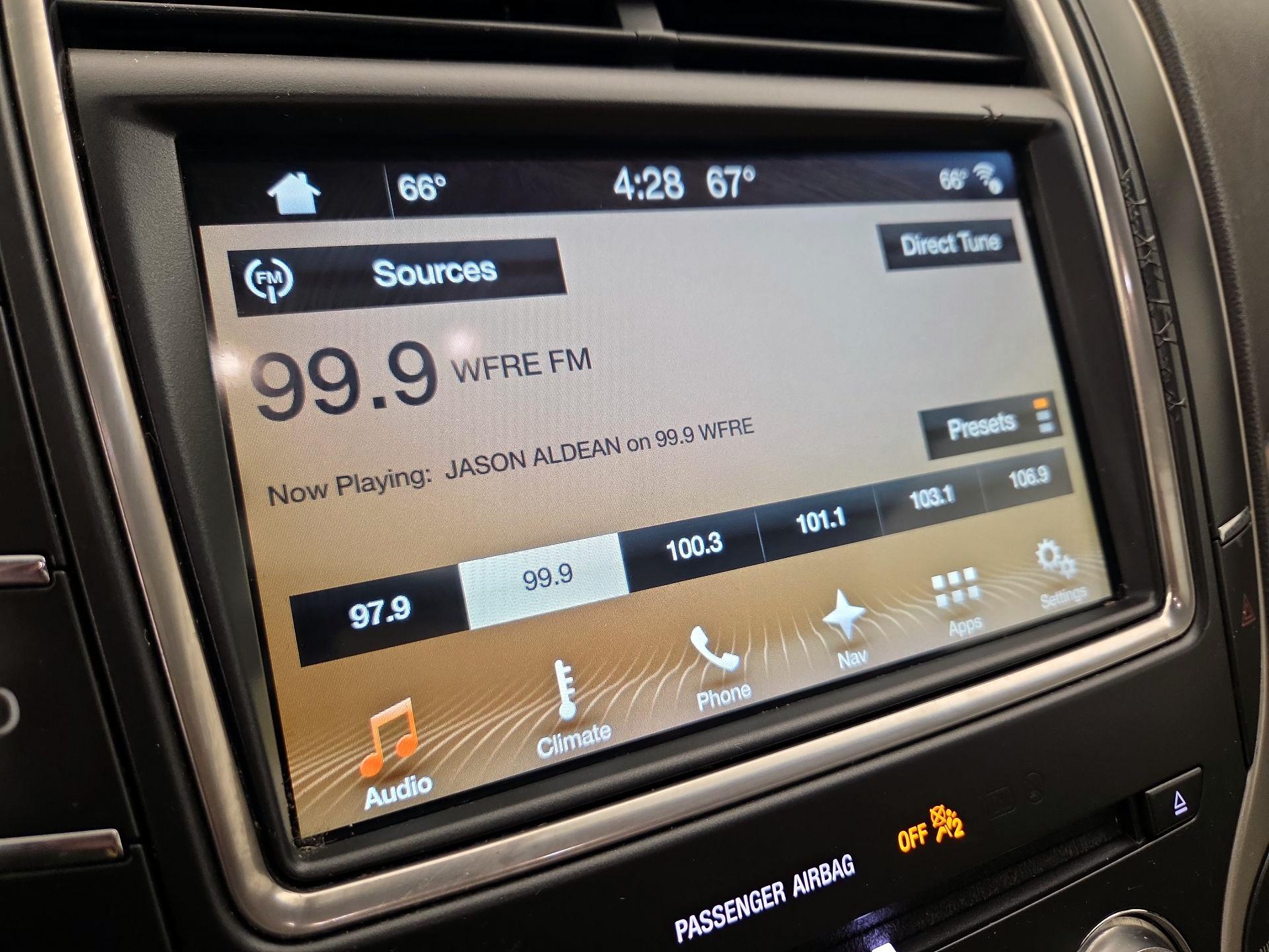 Thumbnail: 2017 Lincoln MKX - 16