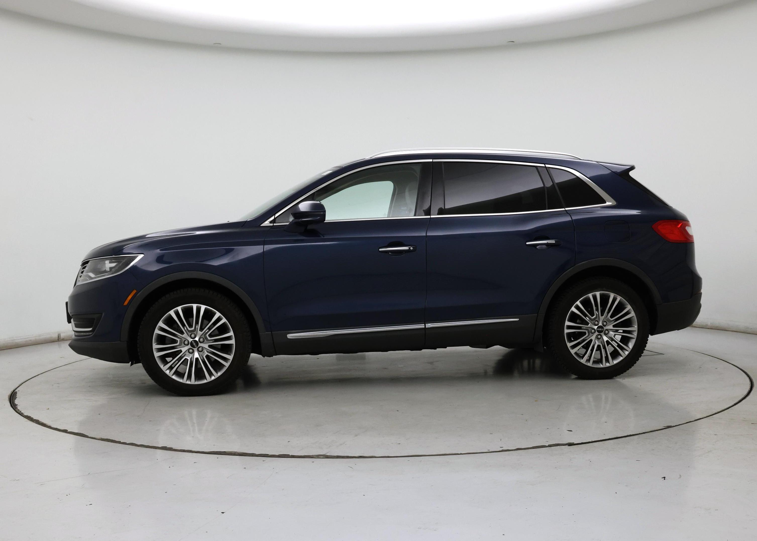 Thumbnail: 2017 Lincoln MKX - 3