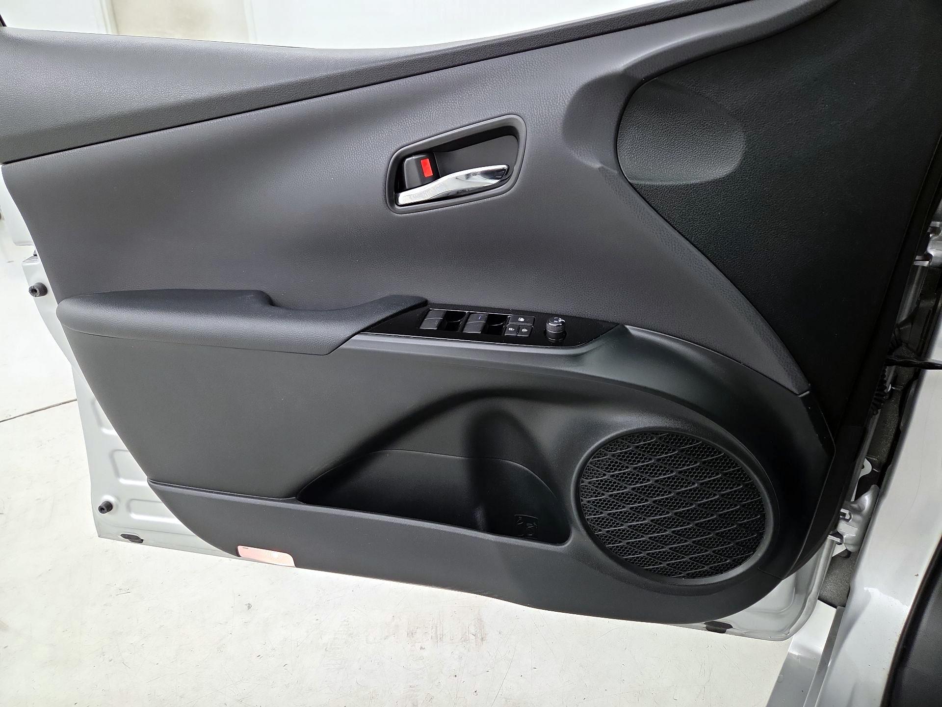 Thumbnail: 2022 Toyota Prius - 12