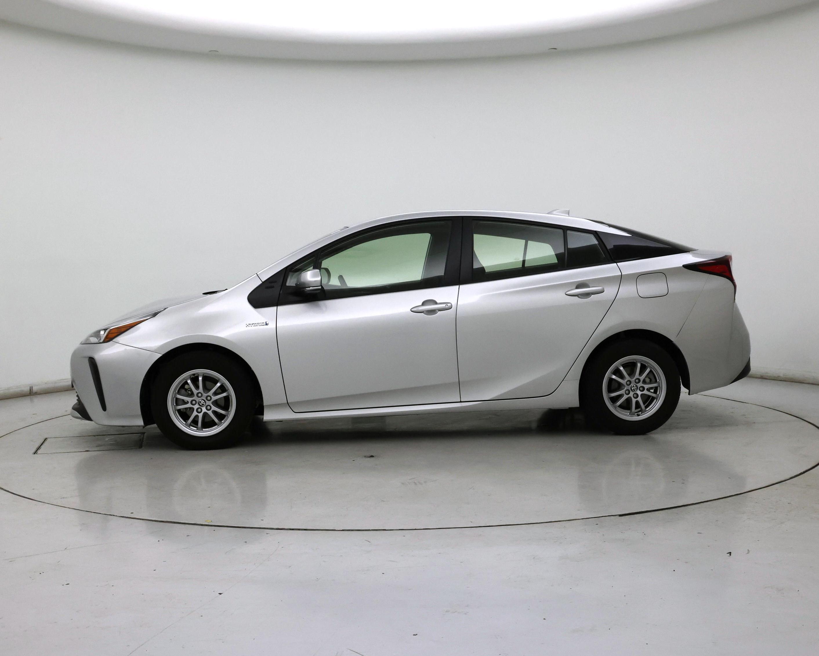 Thumbnail: 2022 Toyota Prius - 3