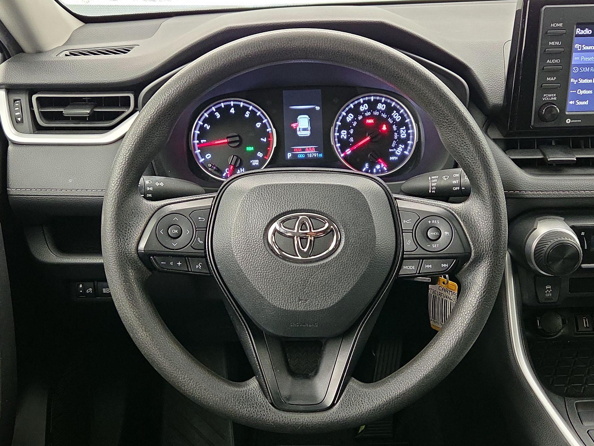 Thumbnail: 2022 Toyota RAV4 - 10