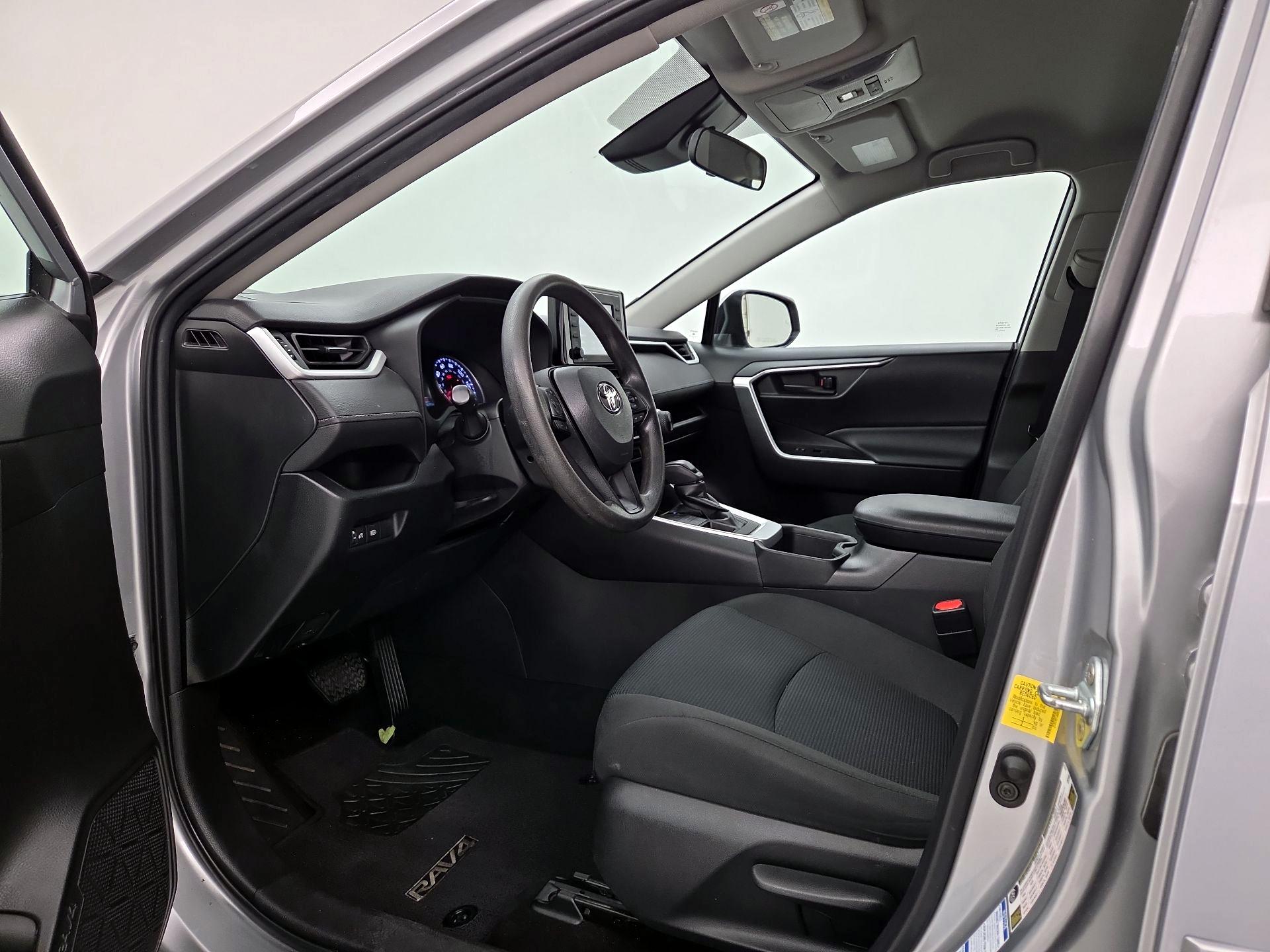 Thumbnail: 2022 Toyota RAV4 - 11