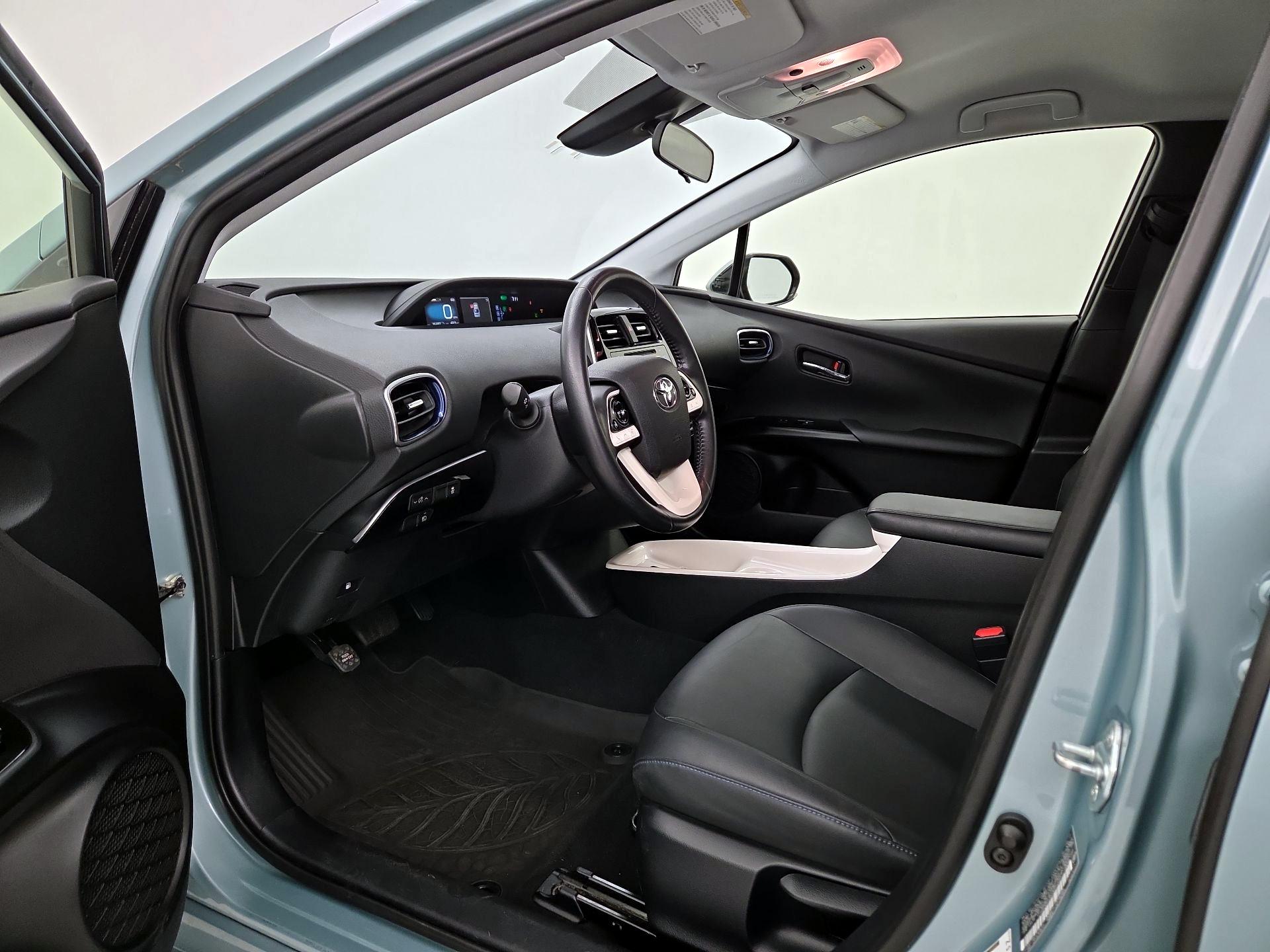 Thumbnail: 2016 Toyota Prius - 11