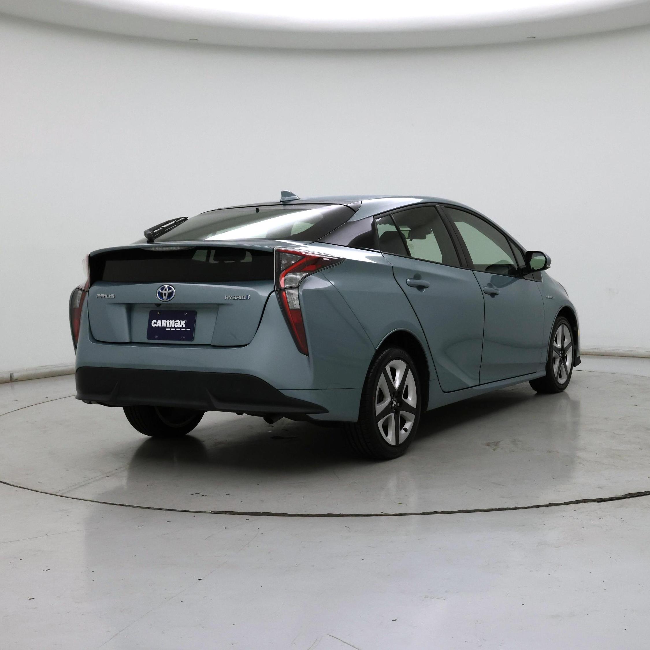 Thumbnail: 2016 Toyota Prius - 8