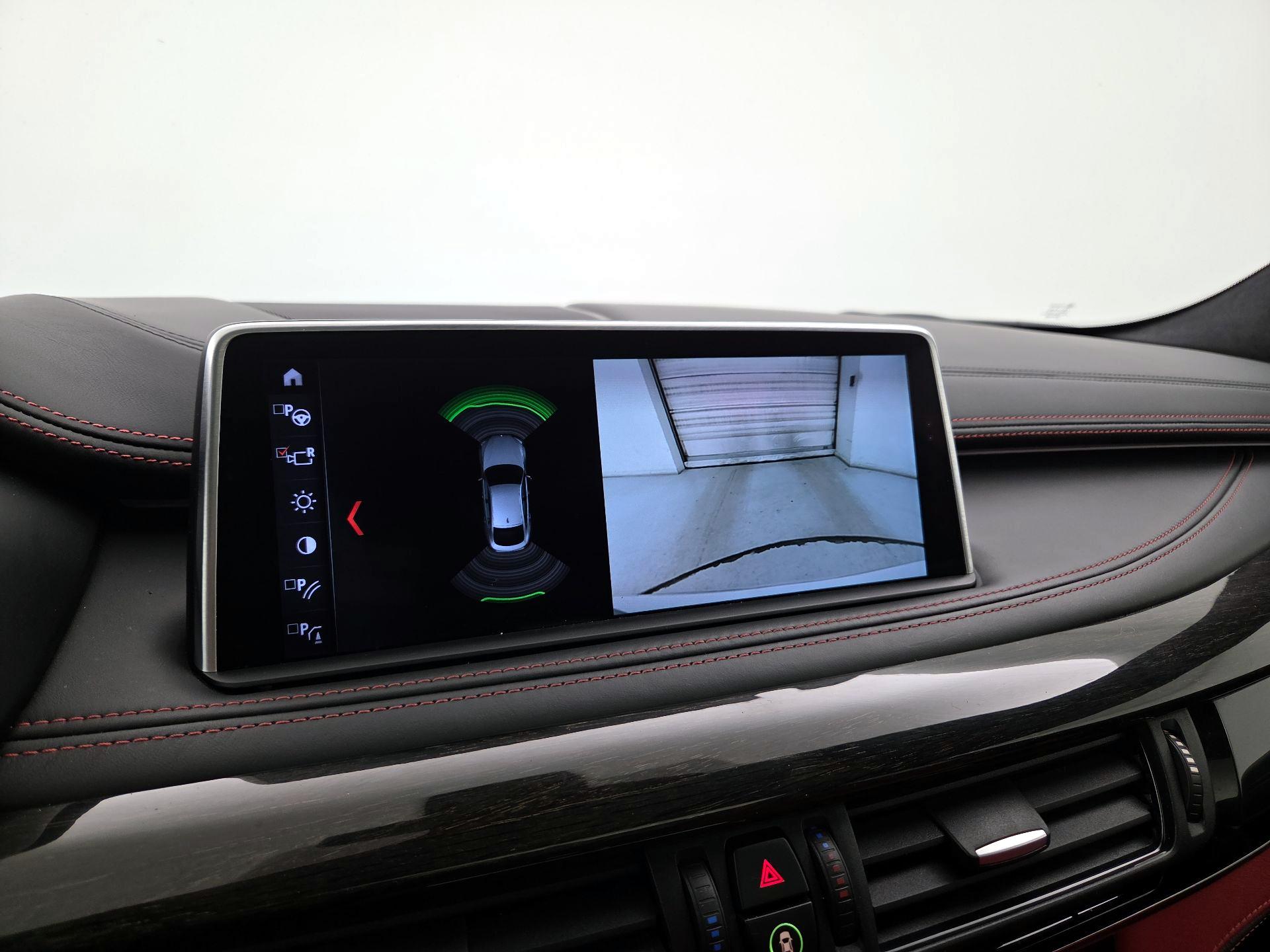 Thumbnail: 2018 BMW X6 - 15