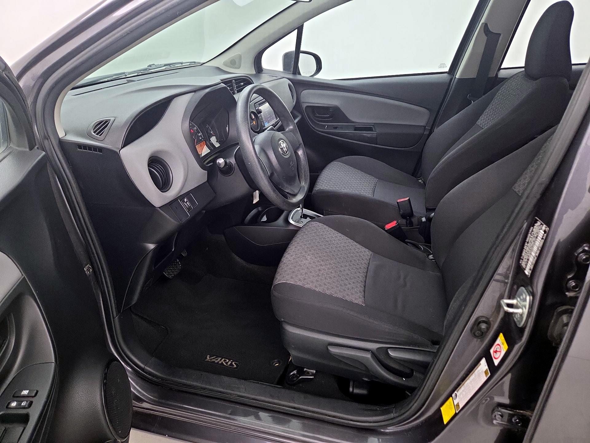 Thumbnail: 2015 Toyota Yaris - 11